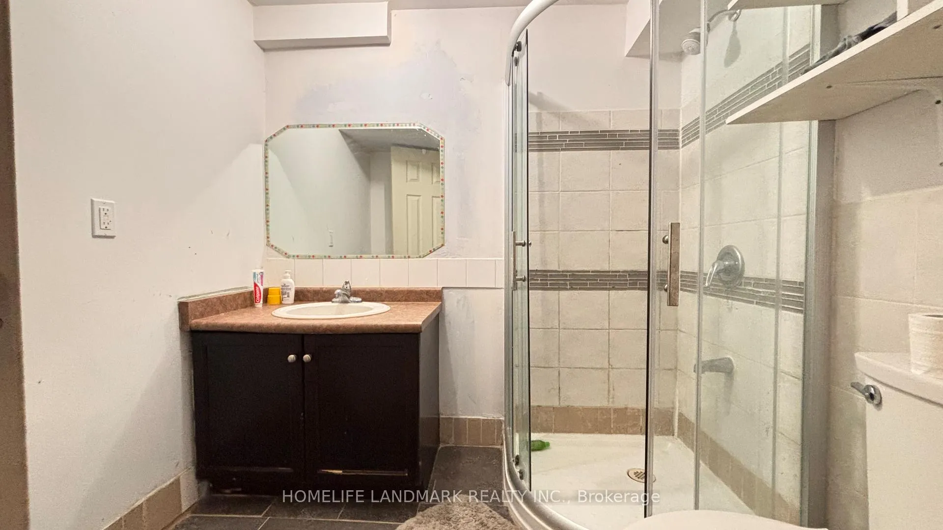 Photo 14 of 719 Paris Boulevard, Waterloo, Clair Hills — HOMEH