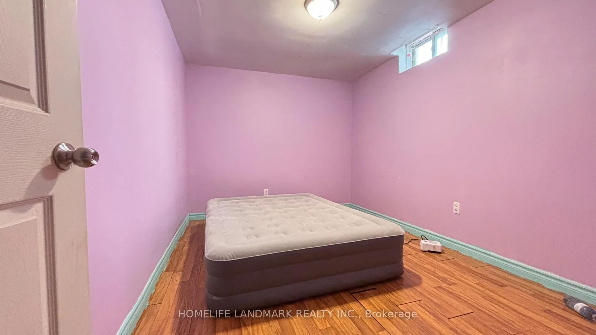 Photo 15 of 719 Paris Boulevard, Waterloo, Clair Hills — HOMEH