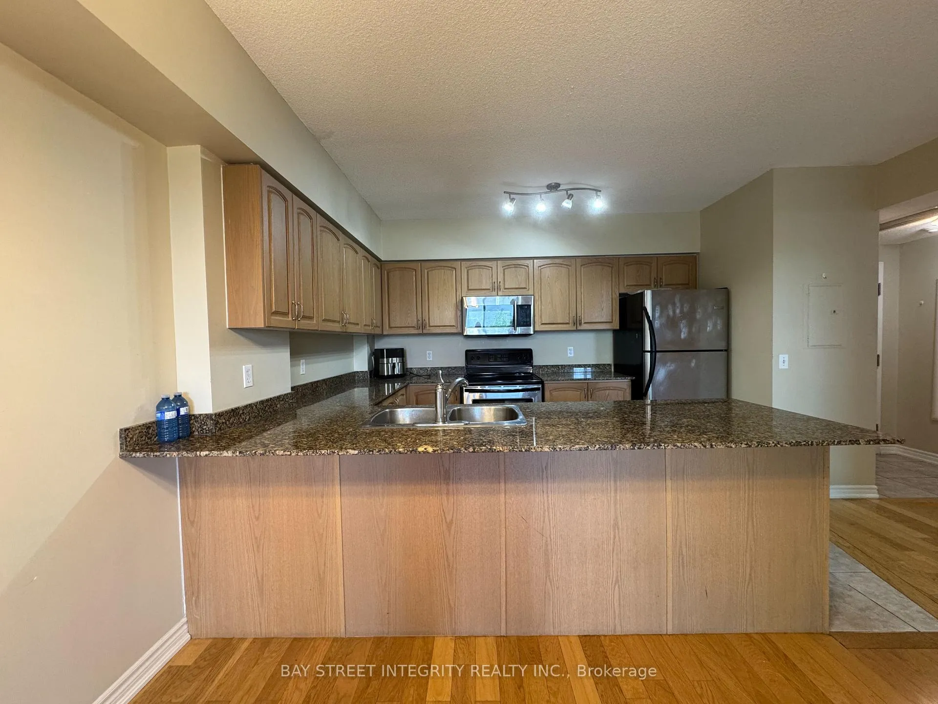 Photo 5 of Unit 402, 47 Caroline Street N, Hamilton, Central — HOMEH