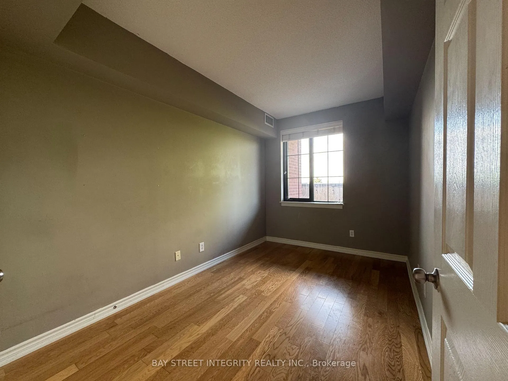 Photo 9 of Unit 402, 47 Caroline Street N, Hamilton, Central — HOMEH
