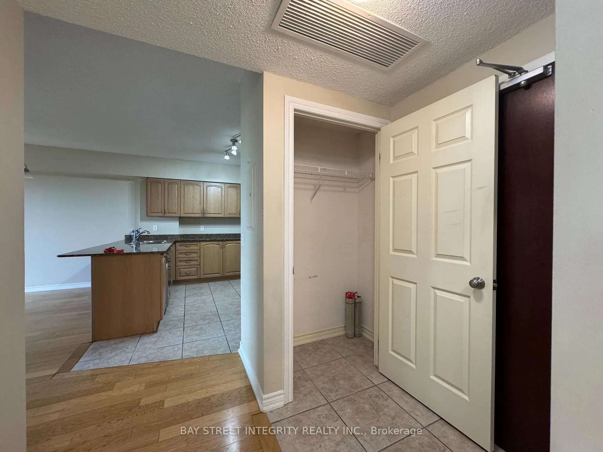 Photo 20 of Unit 402, 47 Caroline Street N, Hamilton, Central — HOMEH