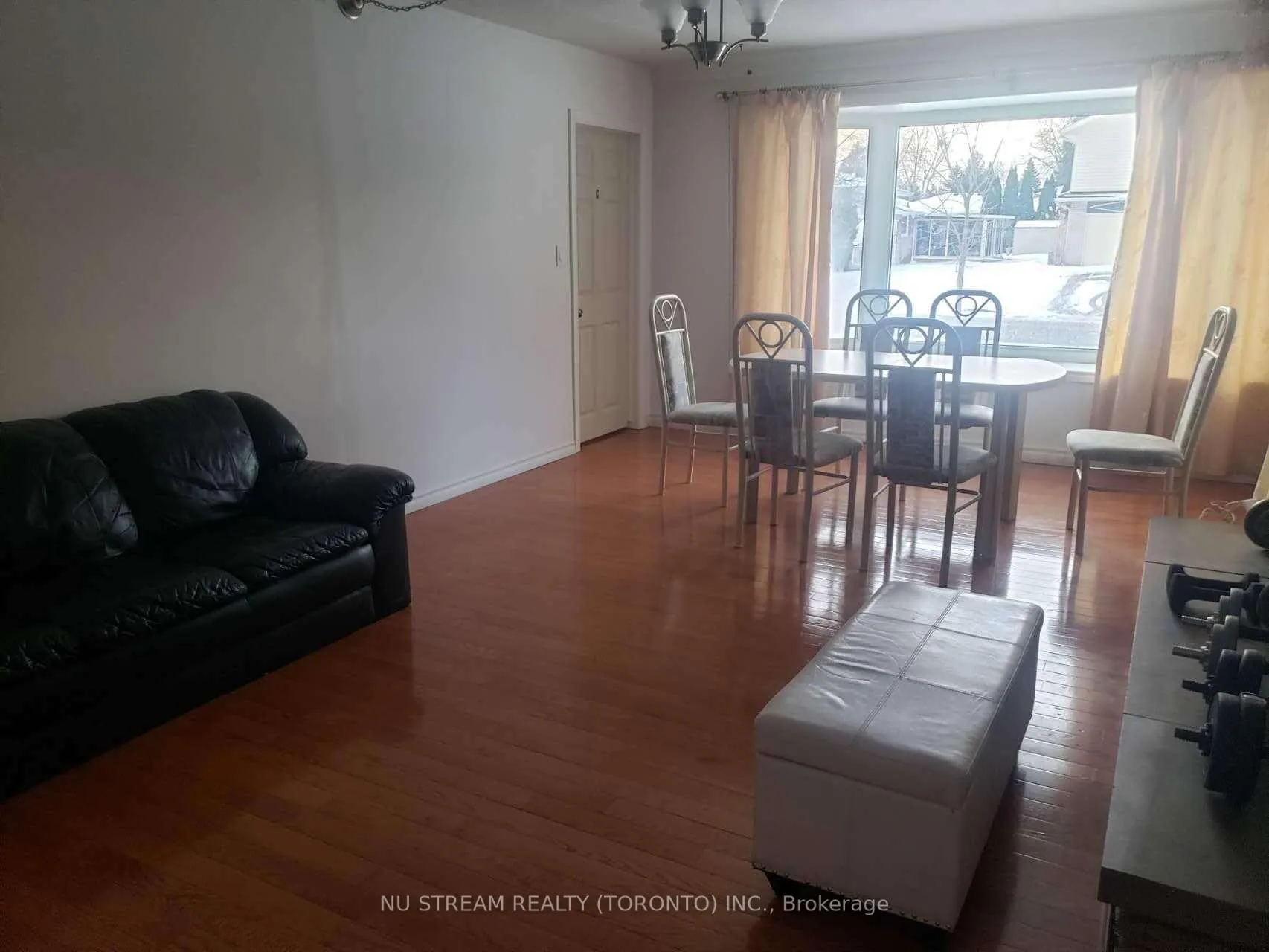 Photo 5 of 7125 Mcgill Street, Niagara Falls, Casey — HOMEH