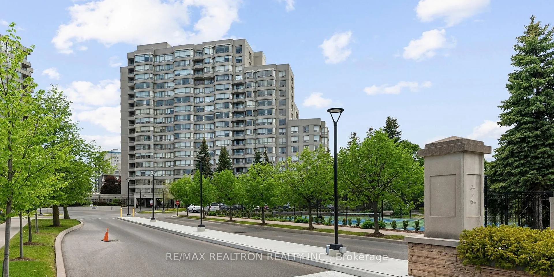 Photo 1 of Unit 1112, 7 Townsgate Drive, Vaughan, Crestwood-Springfarm-Yorkhill — HOMEH