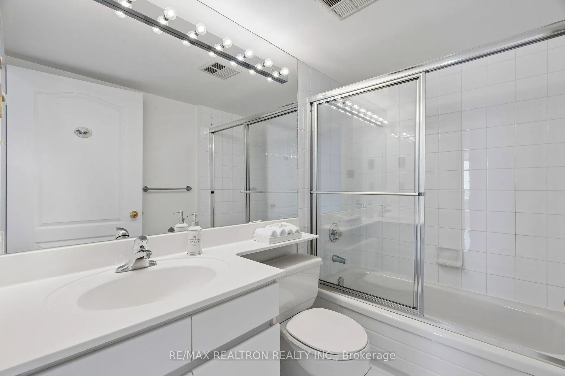 Photo 11 of Unit 1112, 7 Townsgate Drive, Vaughan, Crestwood-Springfarm-Yorkhill — HOMEH
