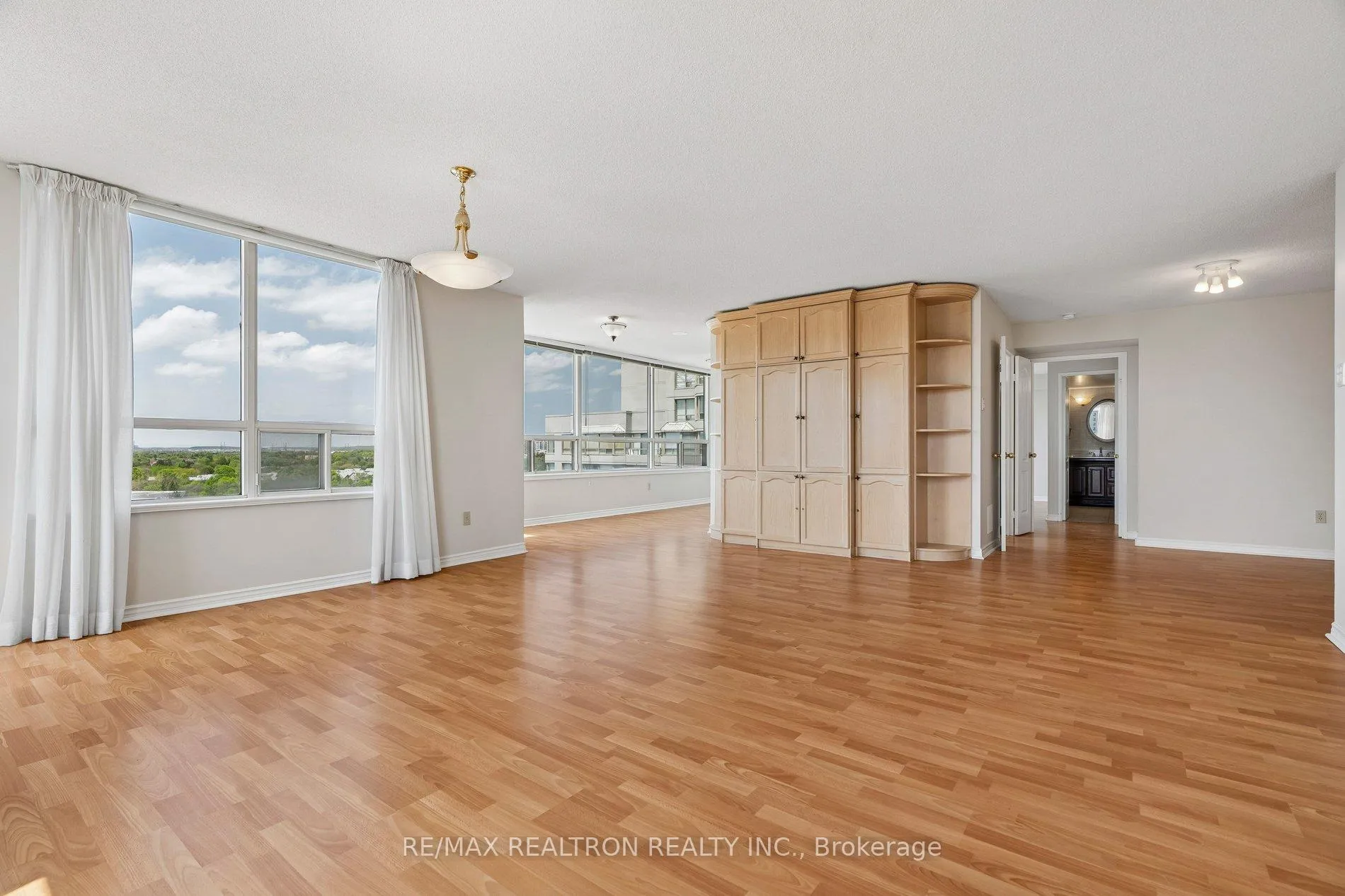 Photo 13 of Unit 1112, 7 Townsgate Drive, Vaughan, Crestwood-Springfarm-Yorkhill — HOMEH
