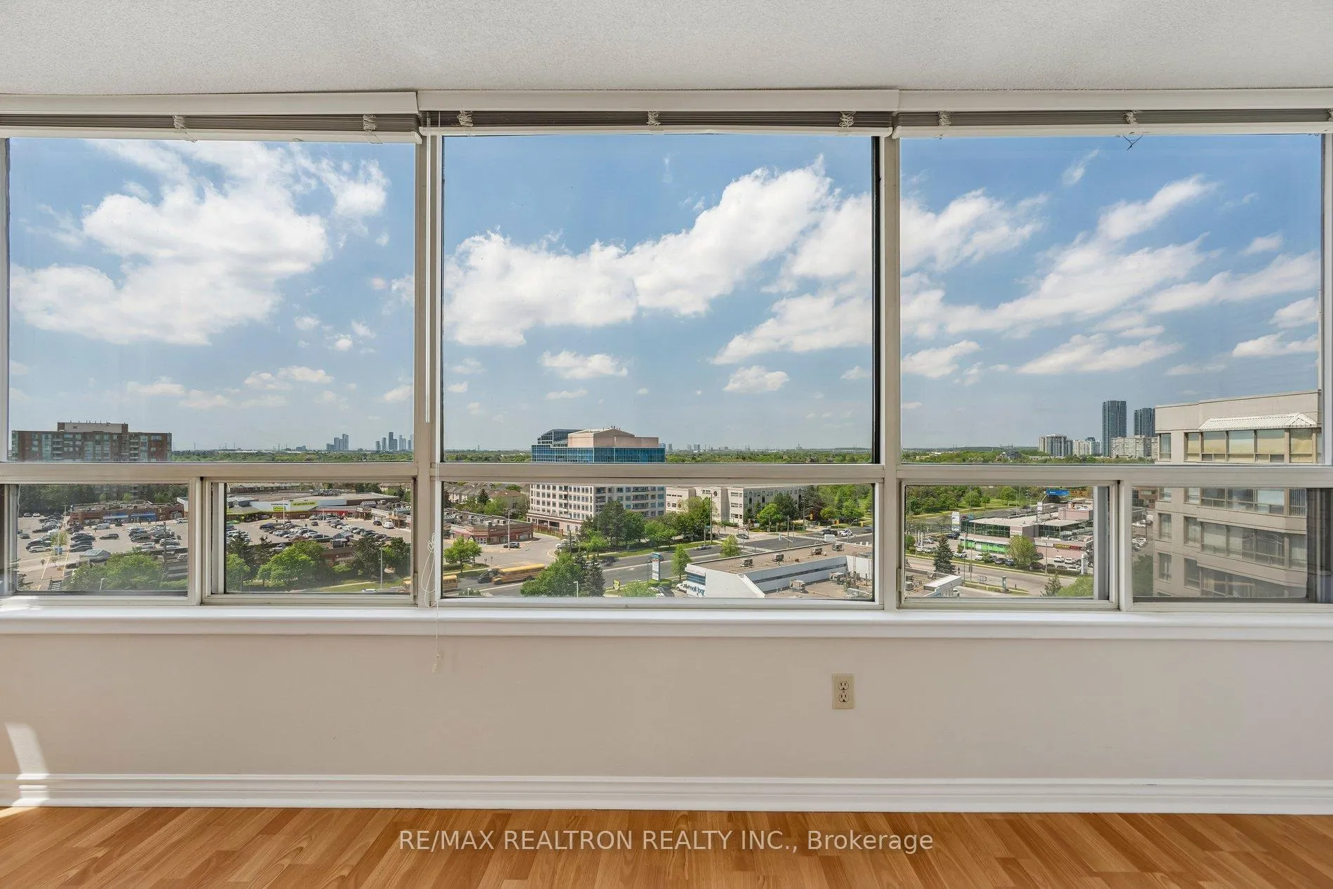 Photo 21 of Unit 1112, 7 Townsgate Drive, Vaughan, Crestwood-Springfarm-Yorkhill — HOMEH