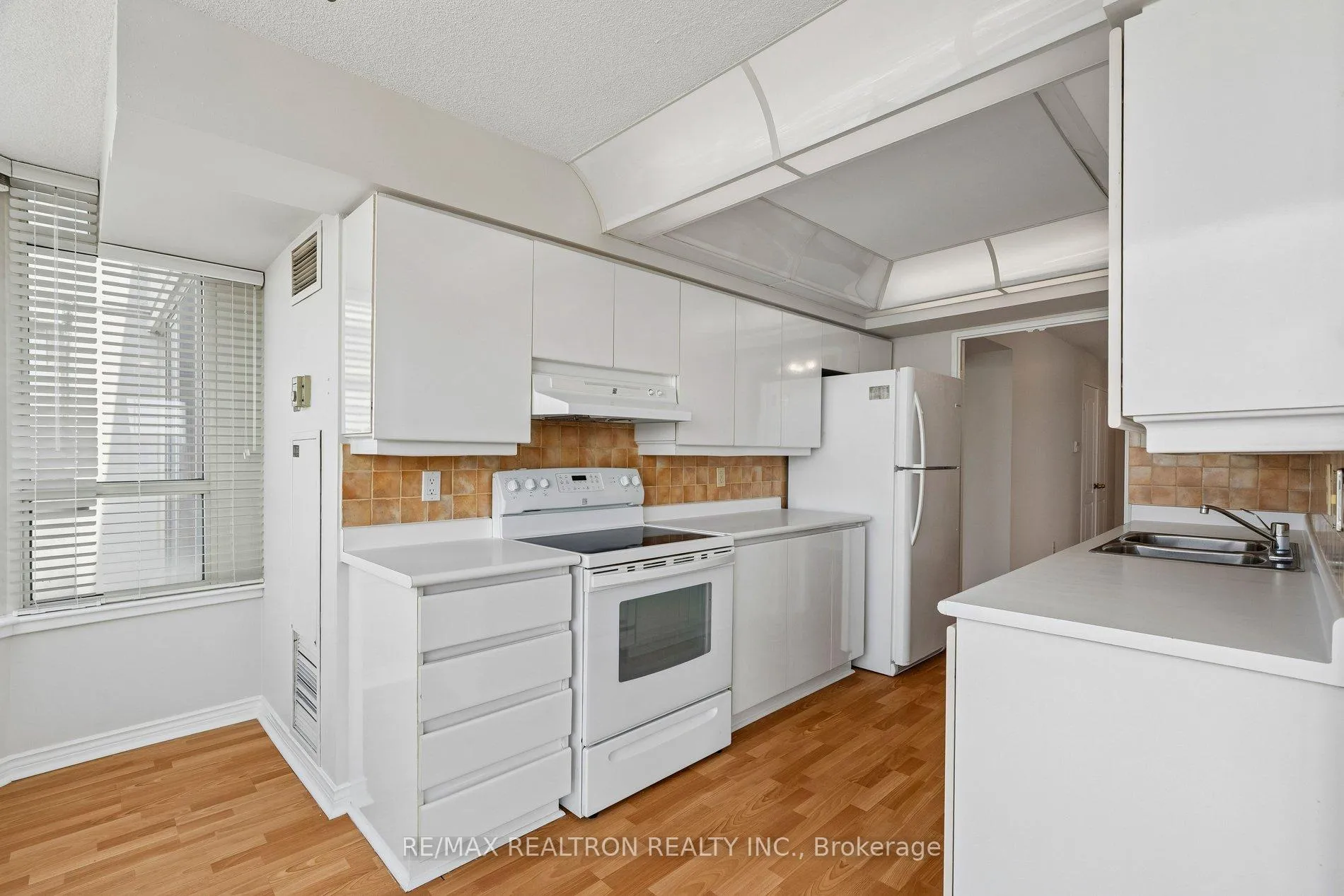 Photo 24 of Unit 1112, 7 Townsgate Drive, Vaughan, Crestwood-Springfarm-Yorkhill — HOMEH