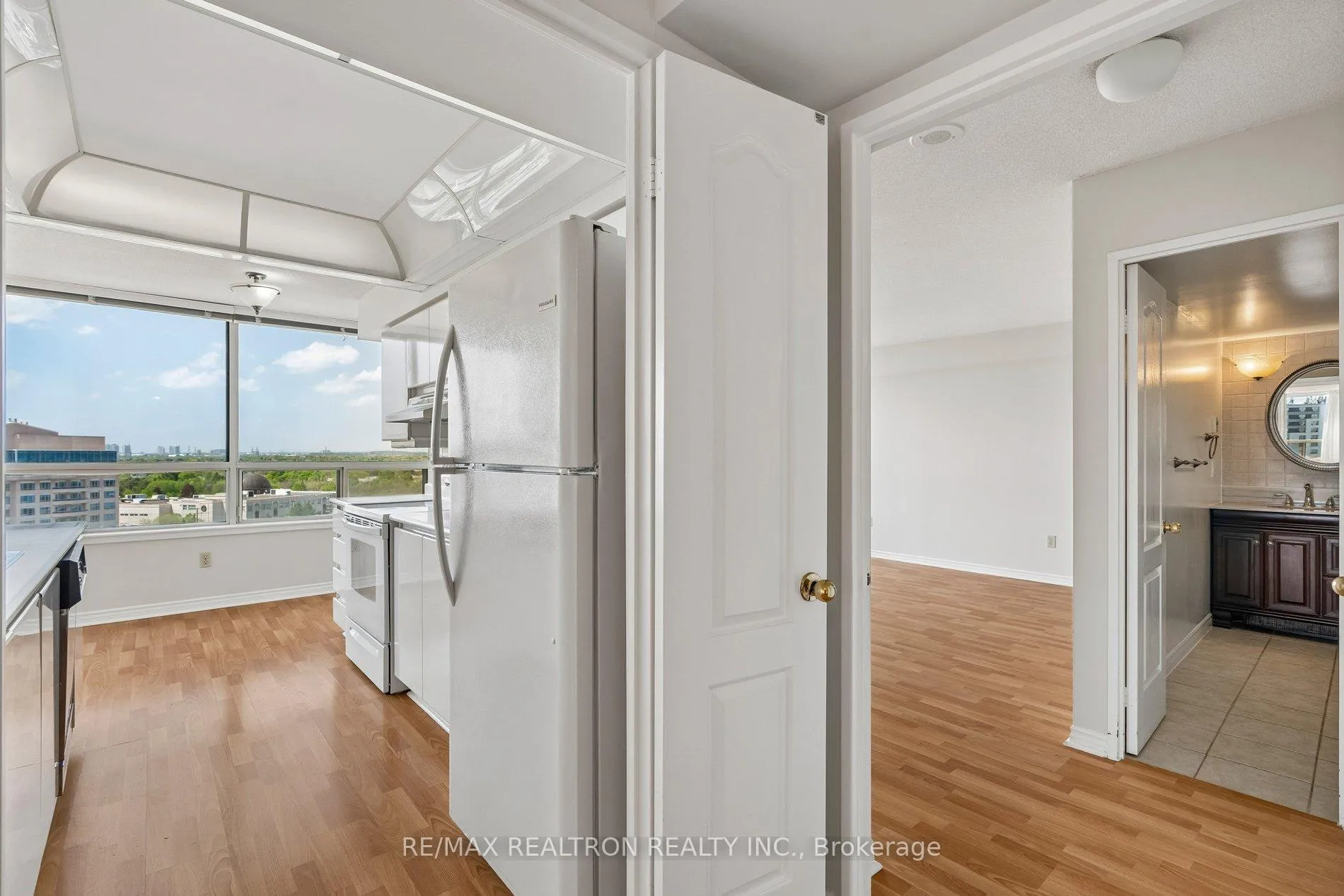 Photo 30 of Unit 1112, 7 Townsgate Drive, Vaughan, Crestwood-Springfarm-Yorkhill — HOMEH