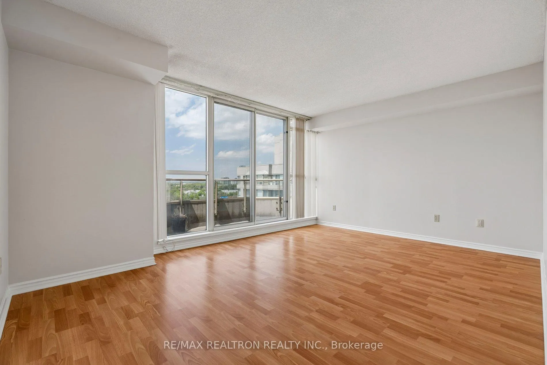 Photo 32 of Unit 1112, 7 Townsgate Drive, Vaughan, Crestwood-Springfarm-Yorkhill — HOMEH