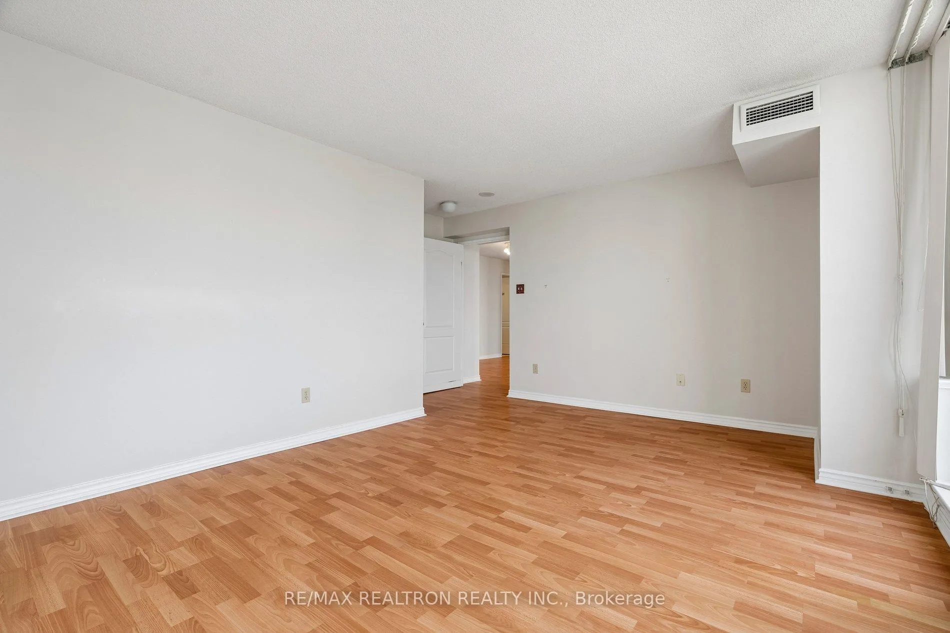Photo 33 of Unit 1112, 7 Townsgate Drive, Vaughan, Crestwood-Springfarm-Yorkhill — HOMEH