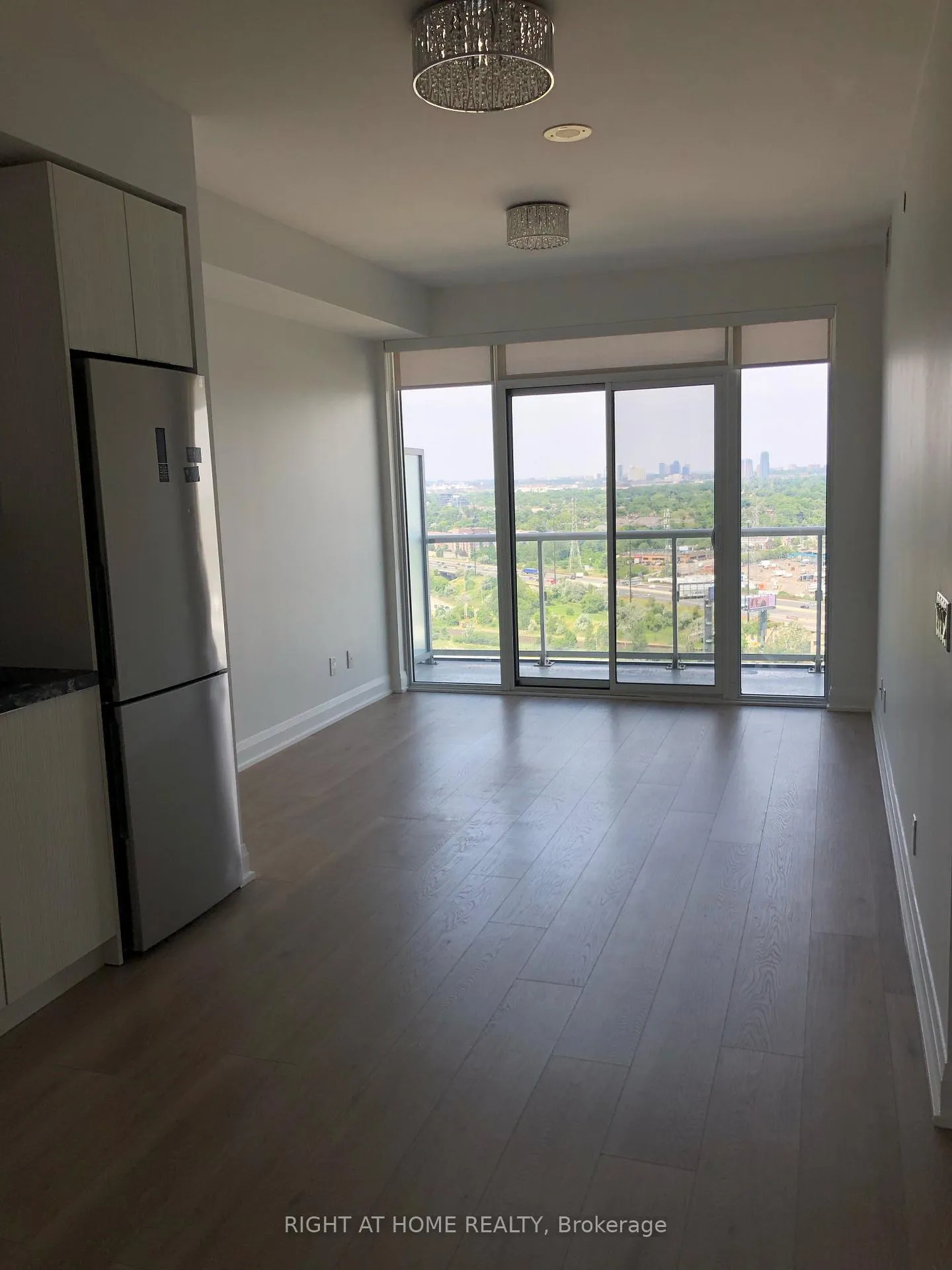 Photo 2 of Unit 2506, 56 Annie Craig Dr, Etobicoke, Mimico — HOMEH
