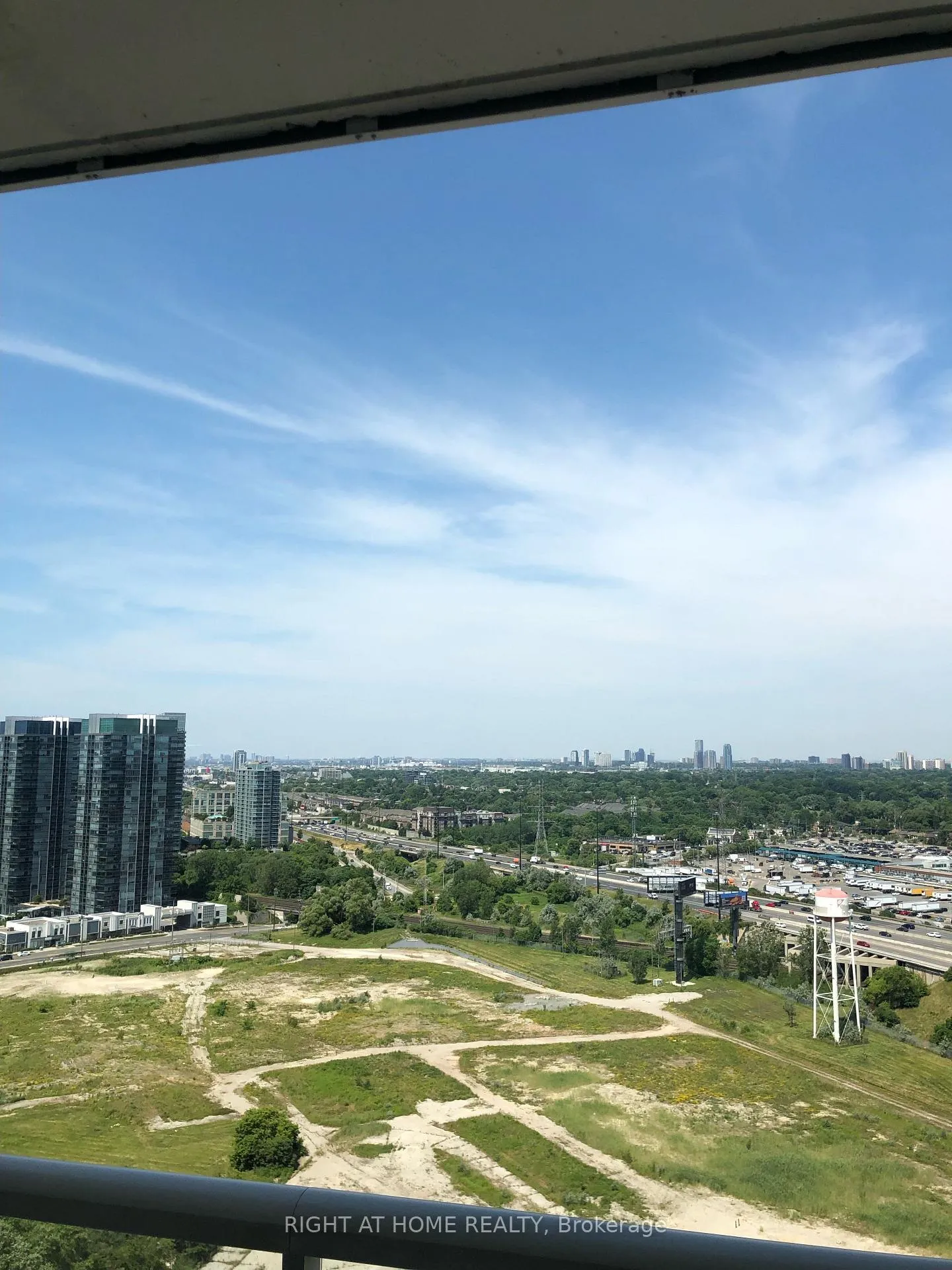 Photo 6 of Unit 2506, 56 Annie Craig Dr, Etobicoke, Mimico — HOMEH