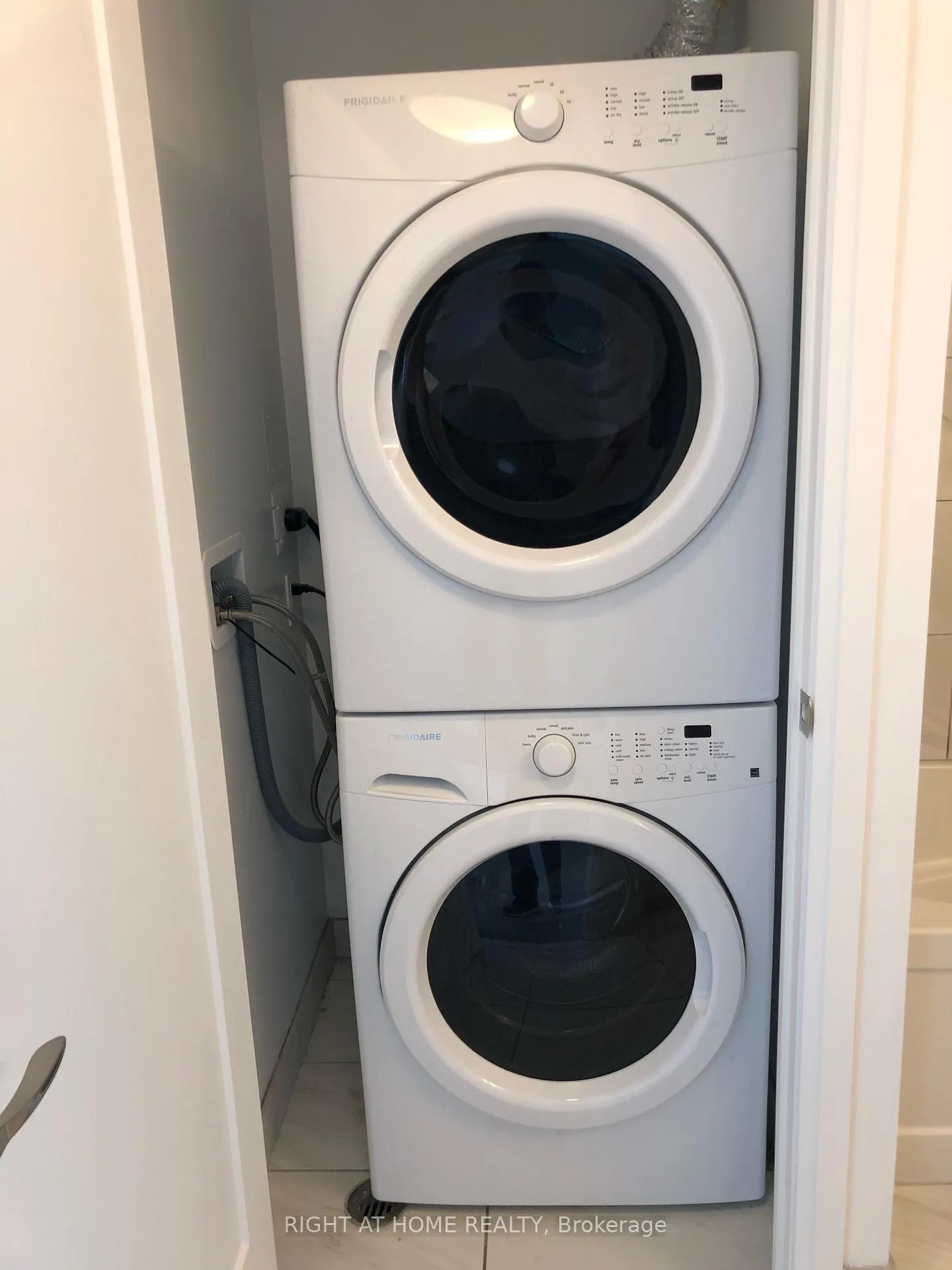 Photo 7 of Unit 2506, 56 Annie Craig Dr, Etobicoke, Mimico — HOMEH