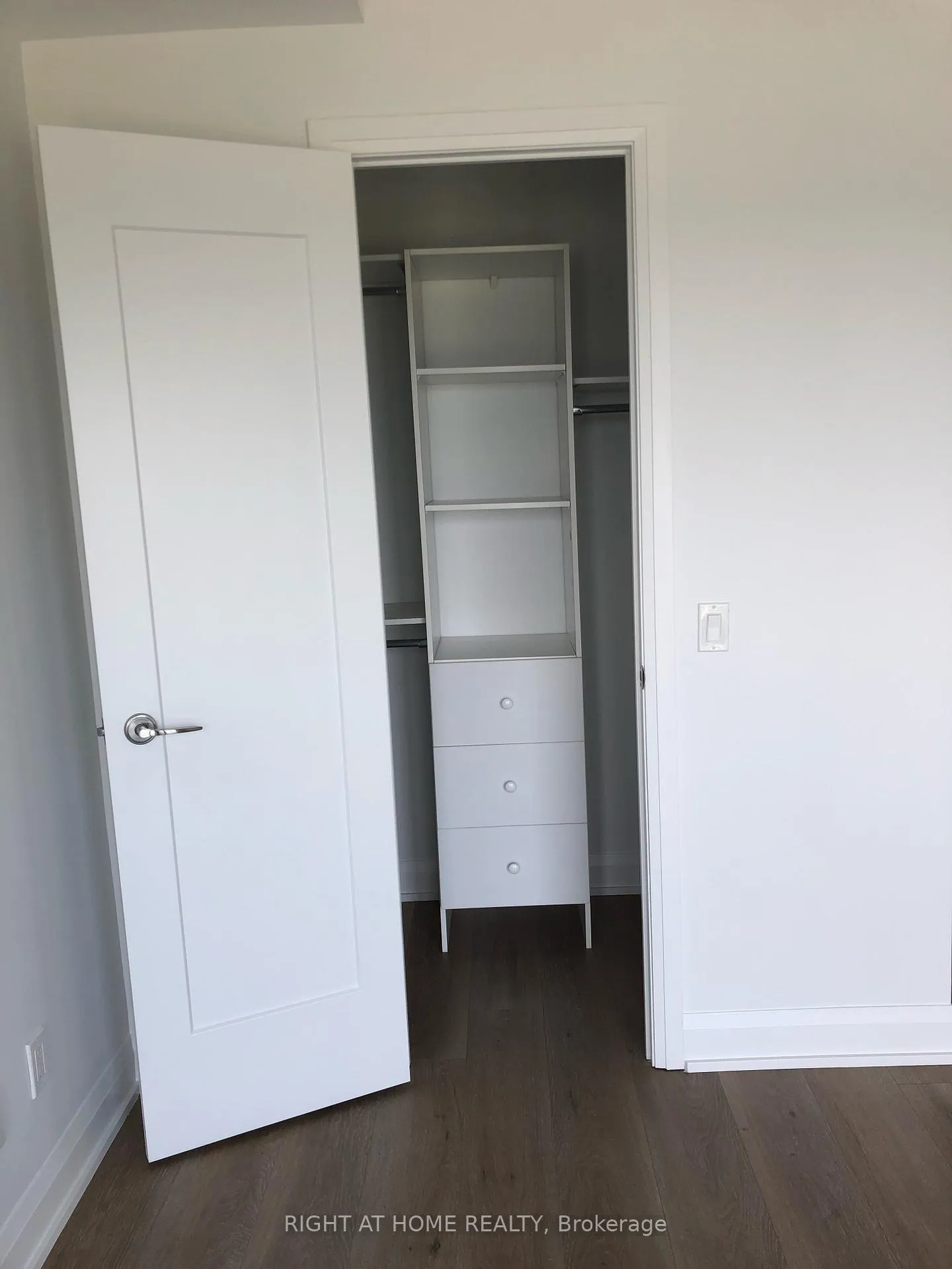 Photo 10 of Unit 2506, 56 Annie Craig Dr, Etobicoke, Mimico — HOMEH