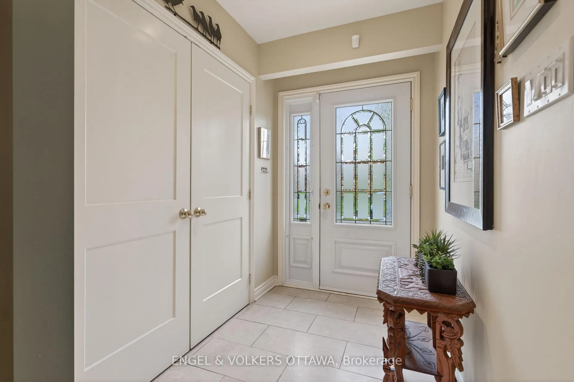 Photo 2 of 853 Wingate Drive, Ottawa, Elmvale Acres — HOMEH