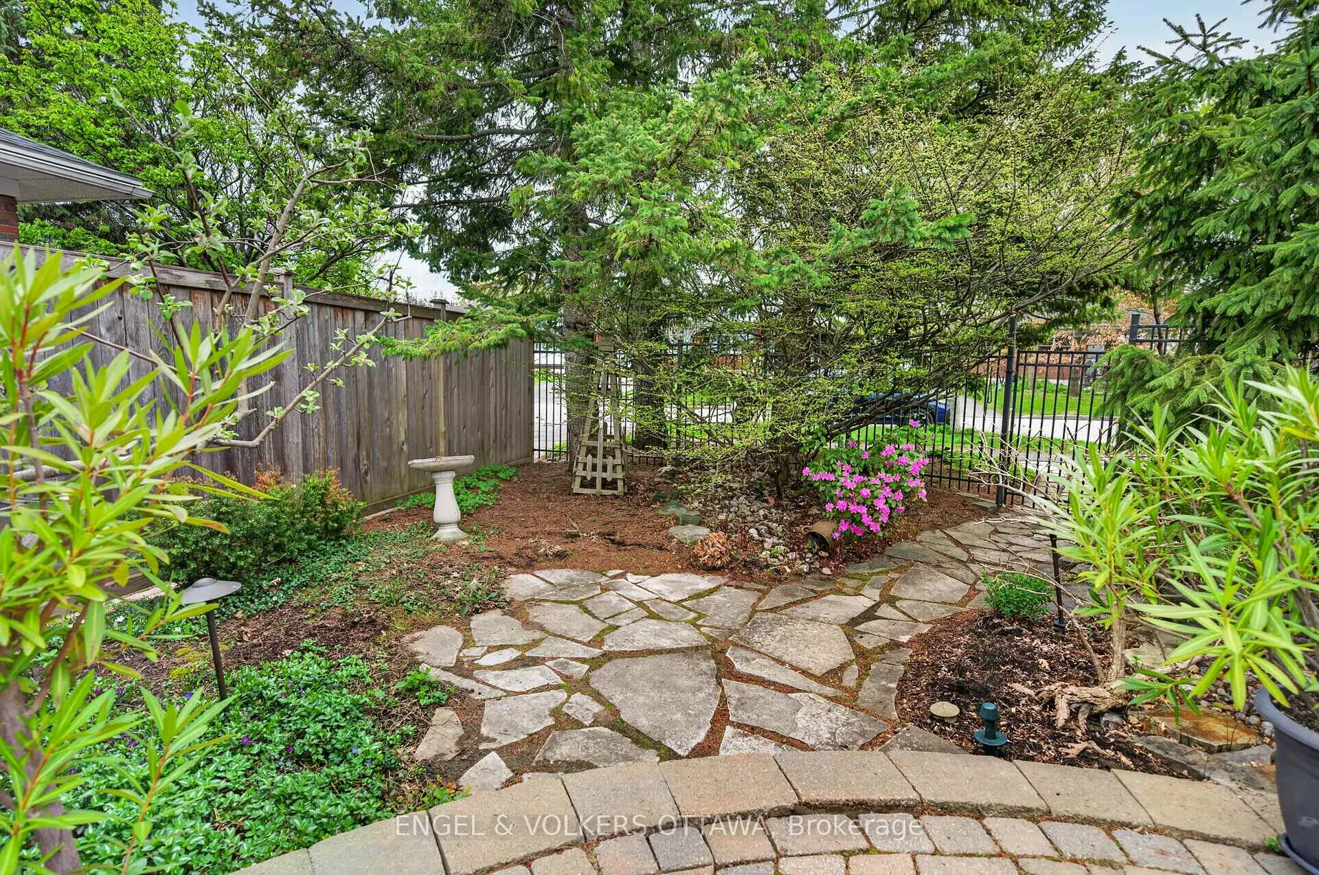 Photo 33 of 853 Wingate Drive, Ottawa, Elmvale Acres — HOMEH