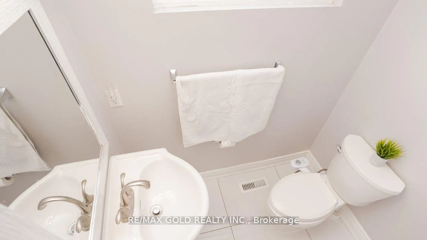 Photo 17 of 44 Dunblaine Crescent, Brampton, Southgate — HOMEH