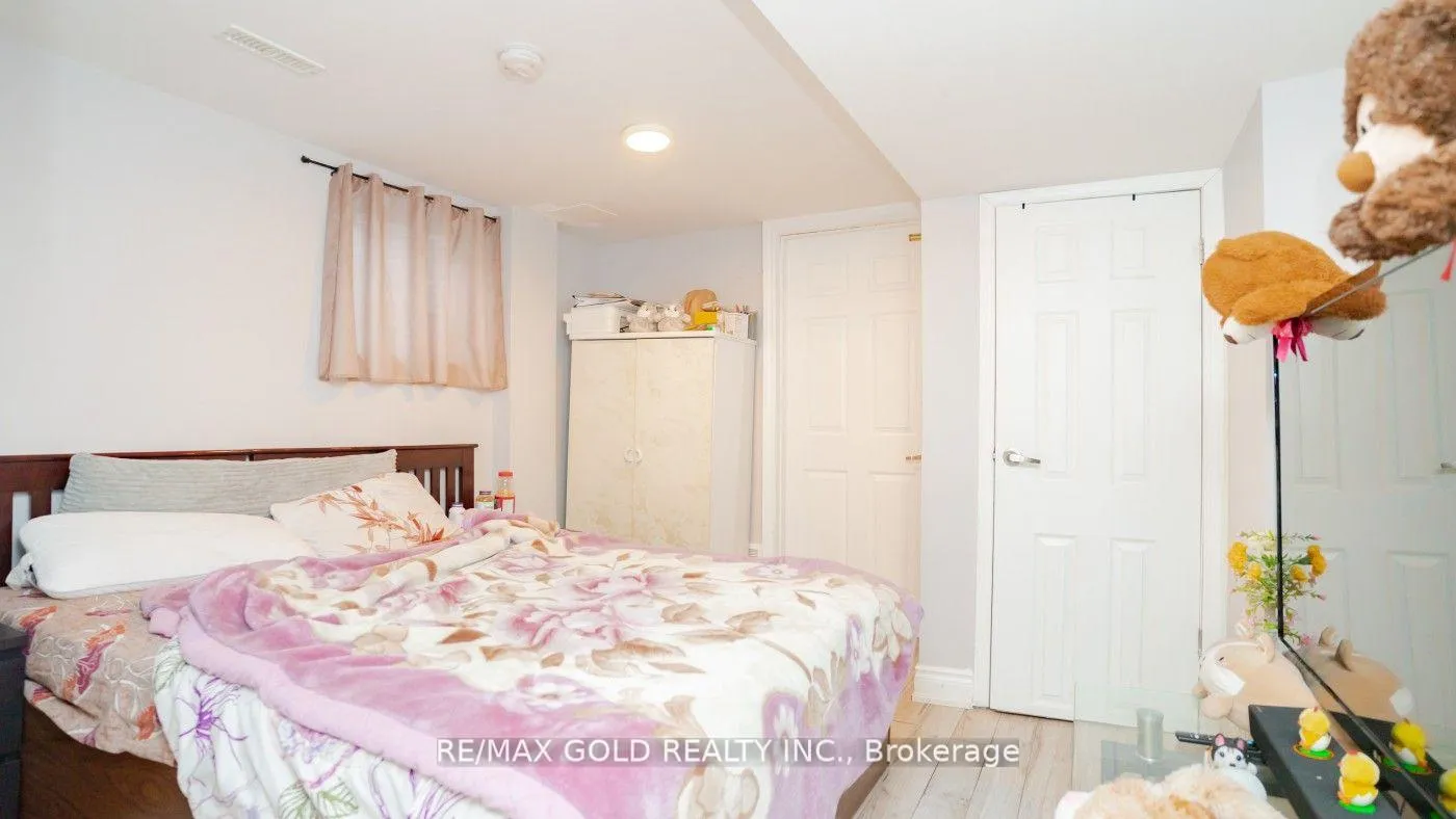 Photo 36 of 44 Dunblaine Crescent, Brampton, Southgate — HOMEH