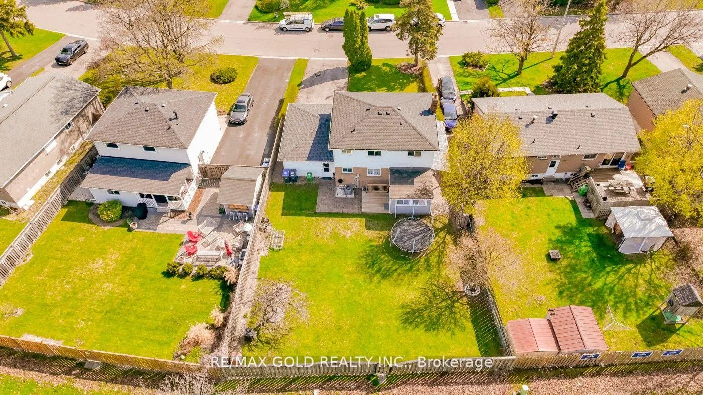 Photo 47 of 44 Dunblaine Crescent, Brampton, Southgate — HOMEH