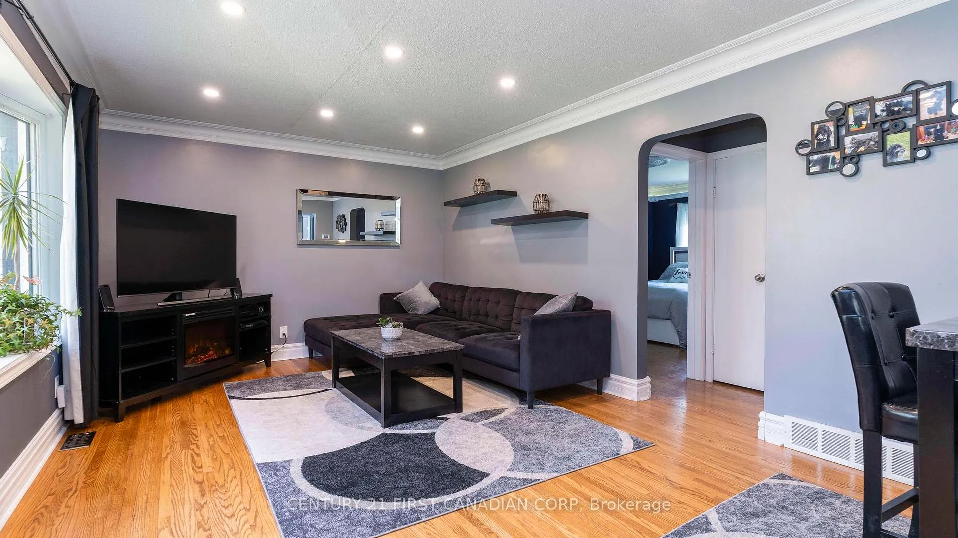 Photo 7 of 85 Algonquin Crescent, London, East O — HOMEH