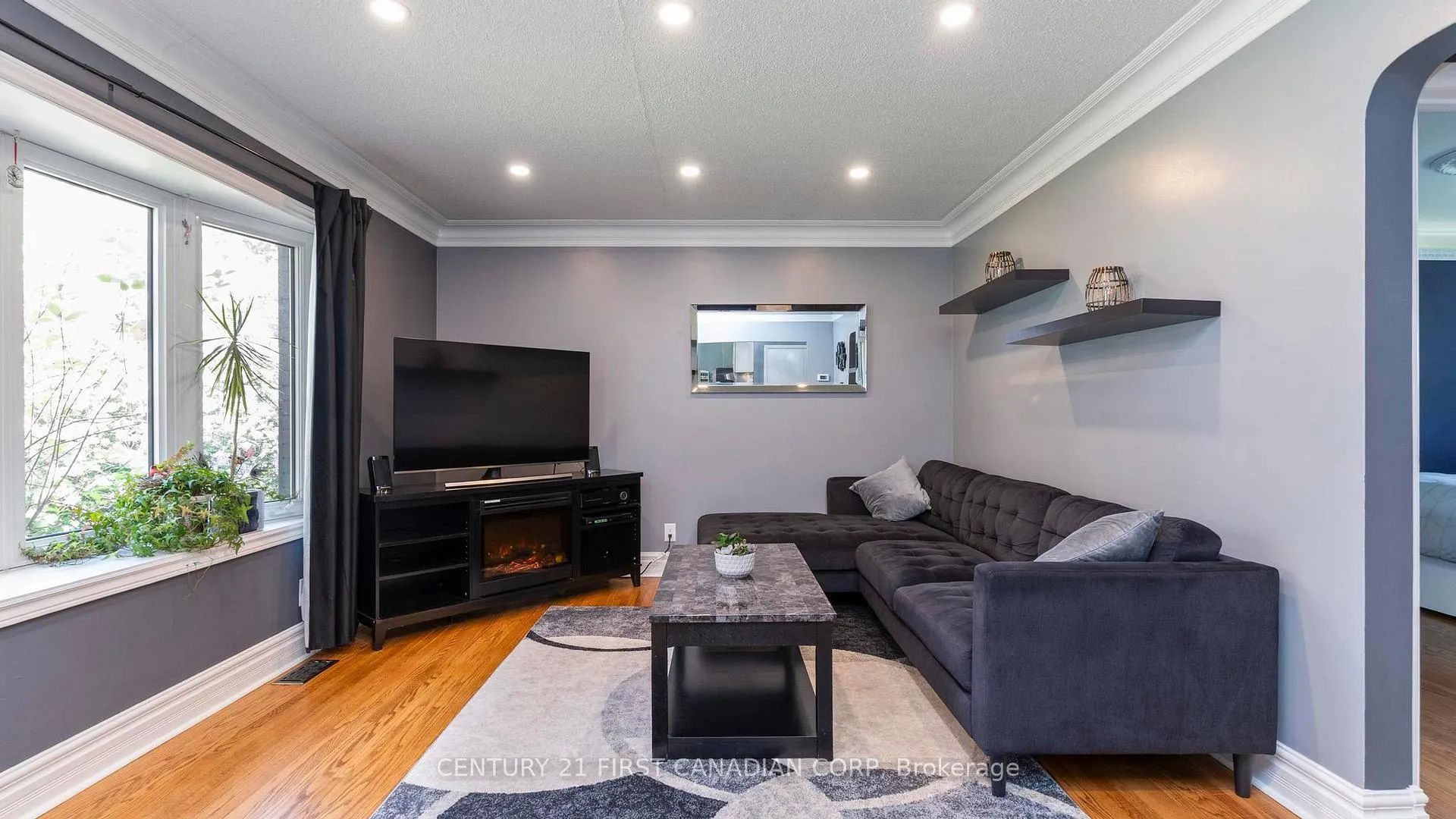 Photo 8 of 85 Algonquin Crescent, London, East O — HOMEH