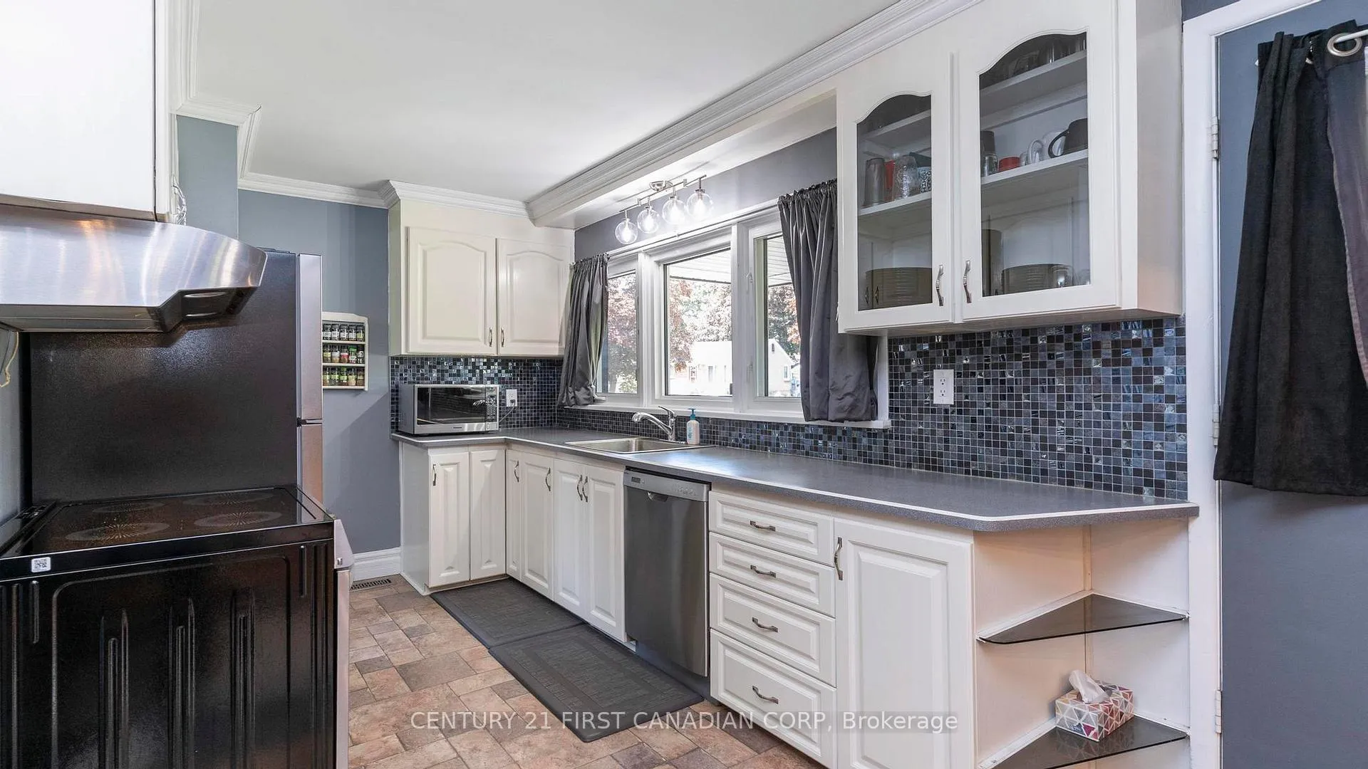 Photo 13 of 85 Algonquin Crescent, London, East O — HOMEH