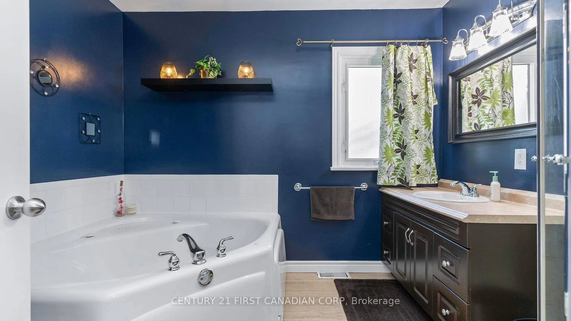 Photo 17 of 85 Algonquin Crescent, London, East O — HOMEH