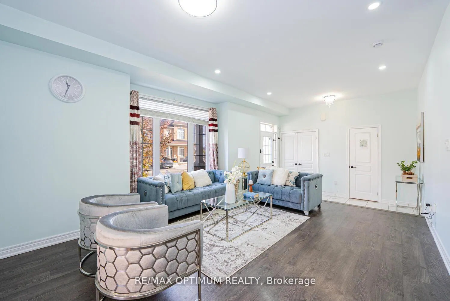 Photo 5 of 39 Divinity Circle, Brampton, Northwest Brampton — HOMEH
