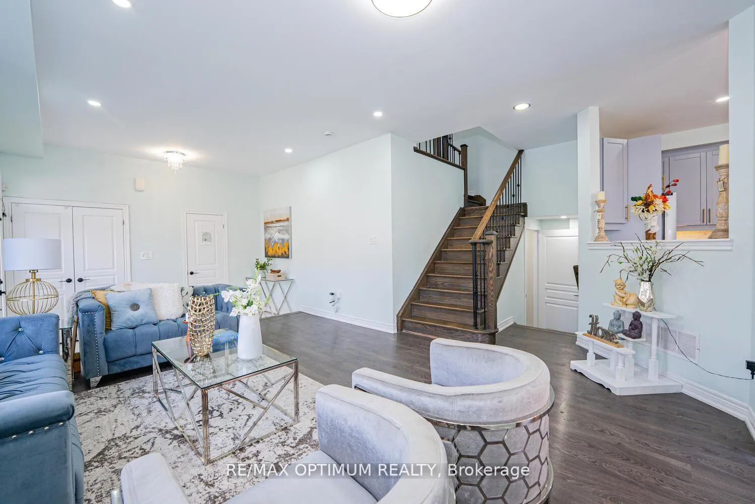 Photo 7 of 39 Divinity Circle, Brampton, Northwest Brampton — HOMEH