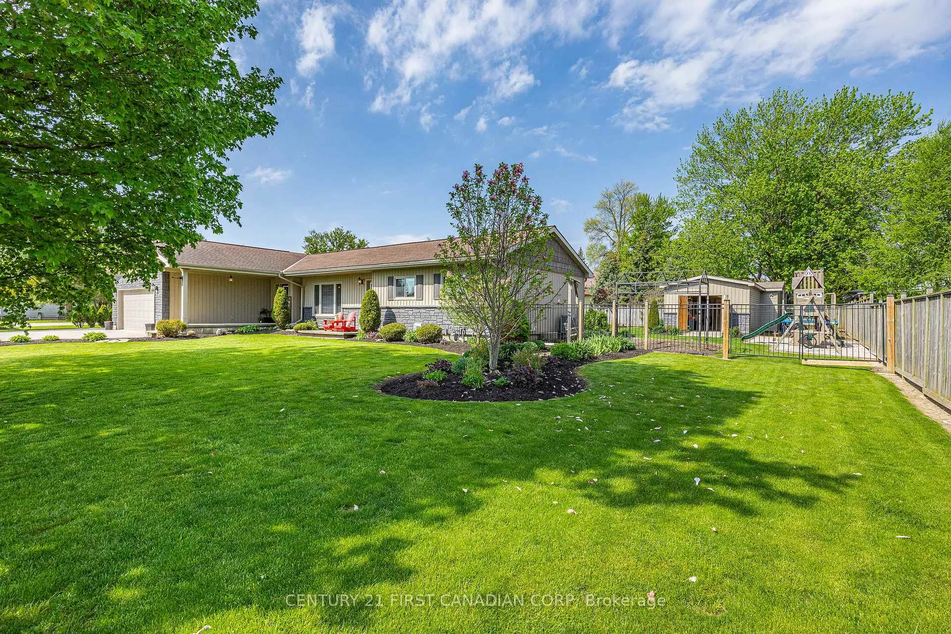 Photo 4 of 191 Prince Albert Street, South Huron, Stephen — HOMEH