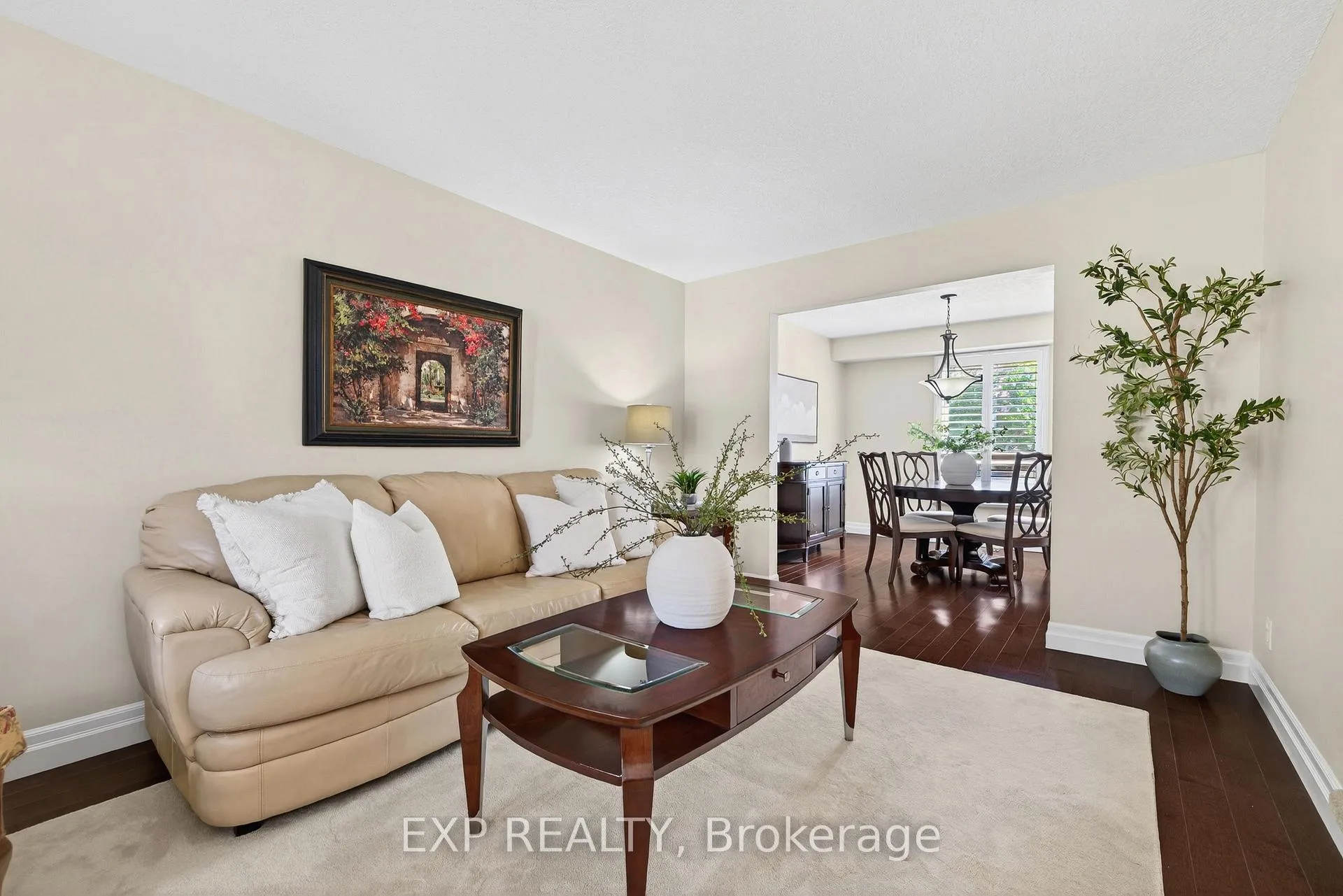 Photo 8 of 108 Old Forest Crescent, Kitchener — HOMEH