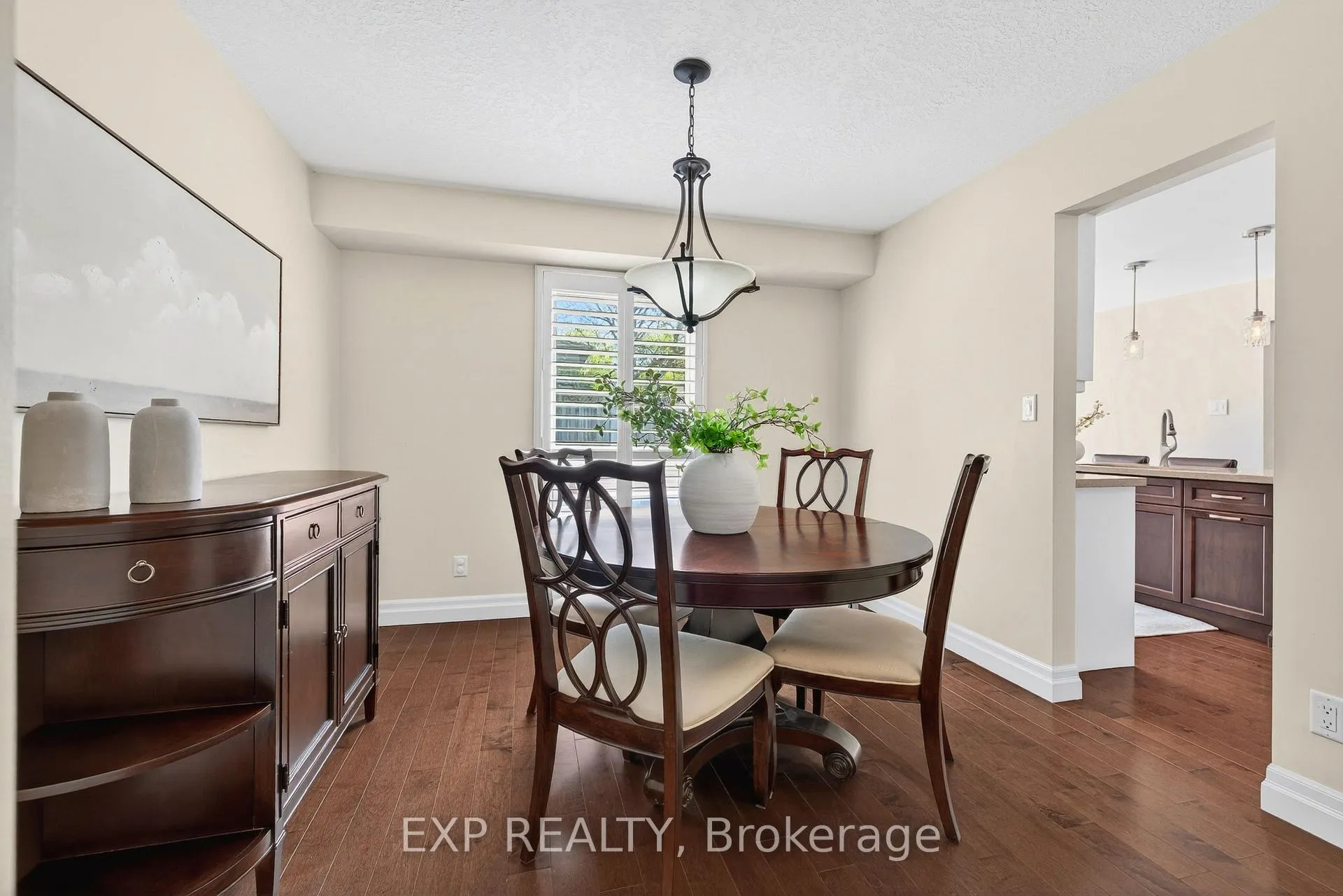 Photo 12 of 108 Old Forest Crescent, Kitchener — HOMEH