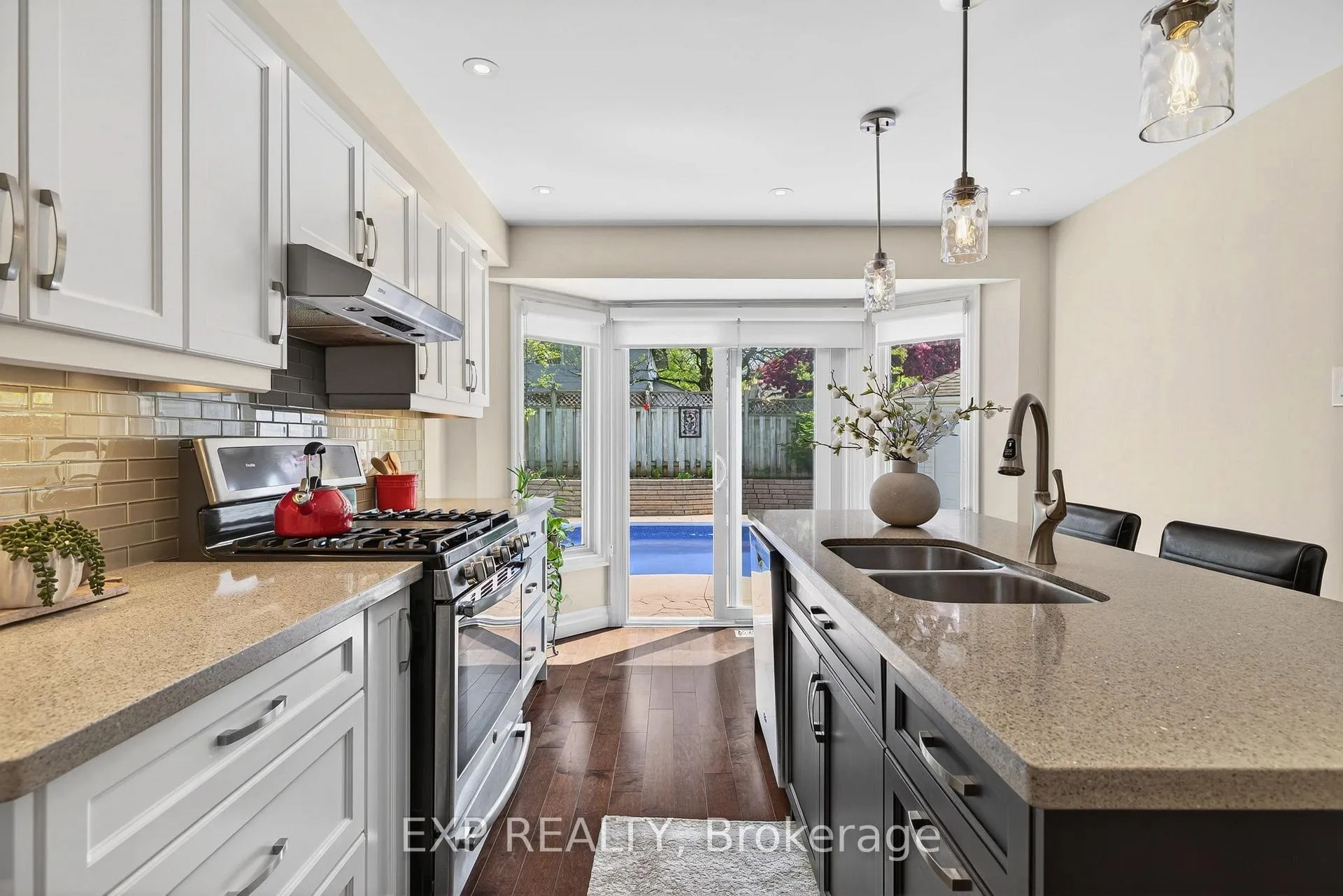 Photo 16 of 108 Old Forest Crescent, Kitchener — HOMEH