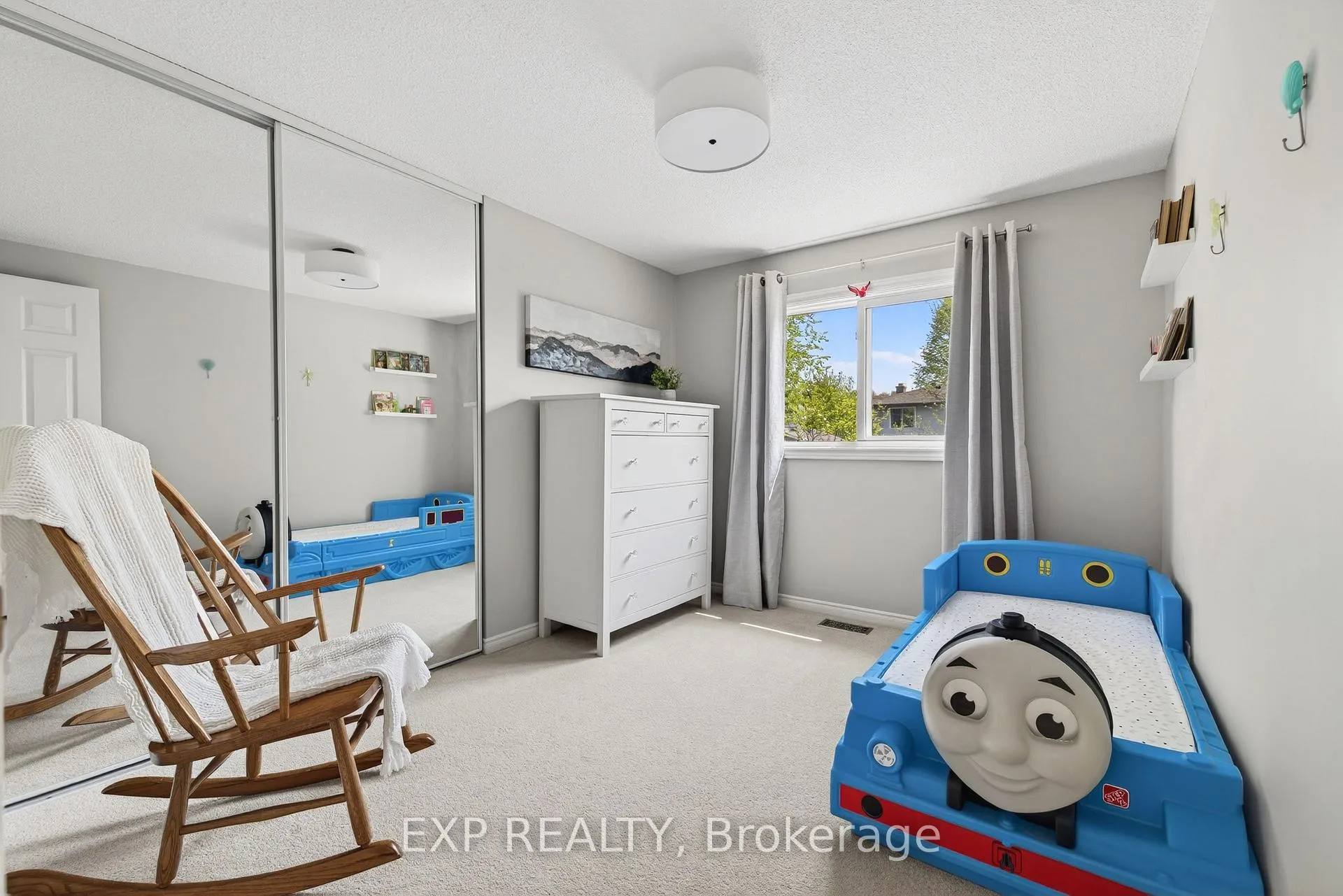 Photo 33 of 108 Old Forest Crescent, Kitchener — HOMEH