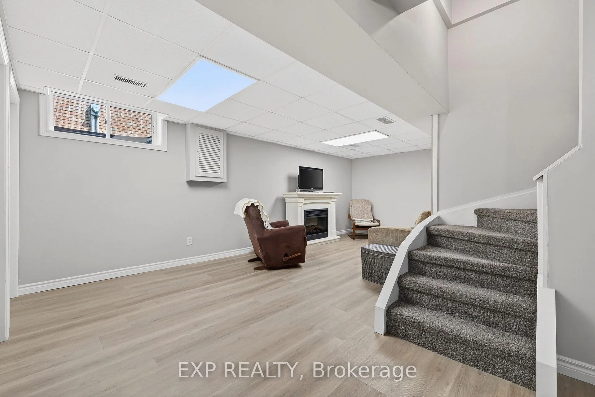 Photo 36 of 108 Old Forest Crescent, Kitchener — HOMEH