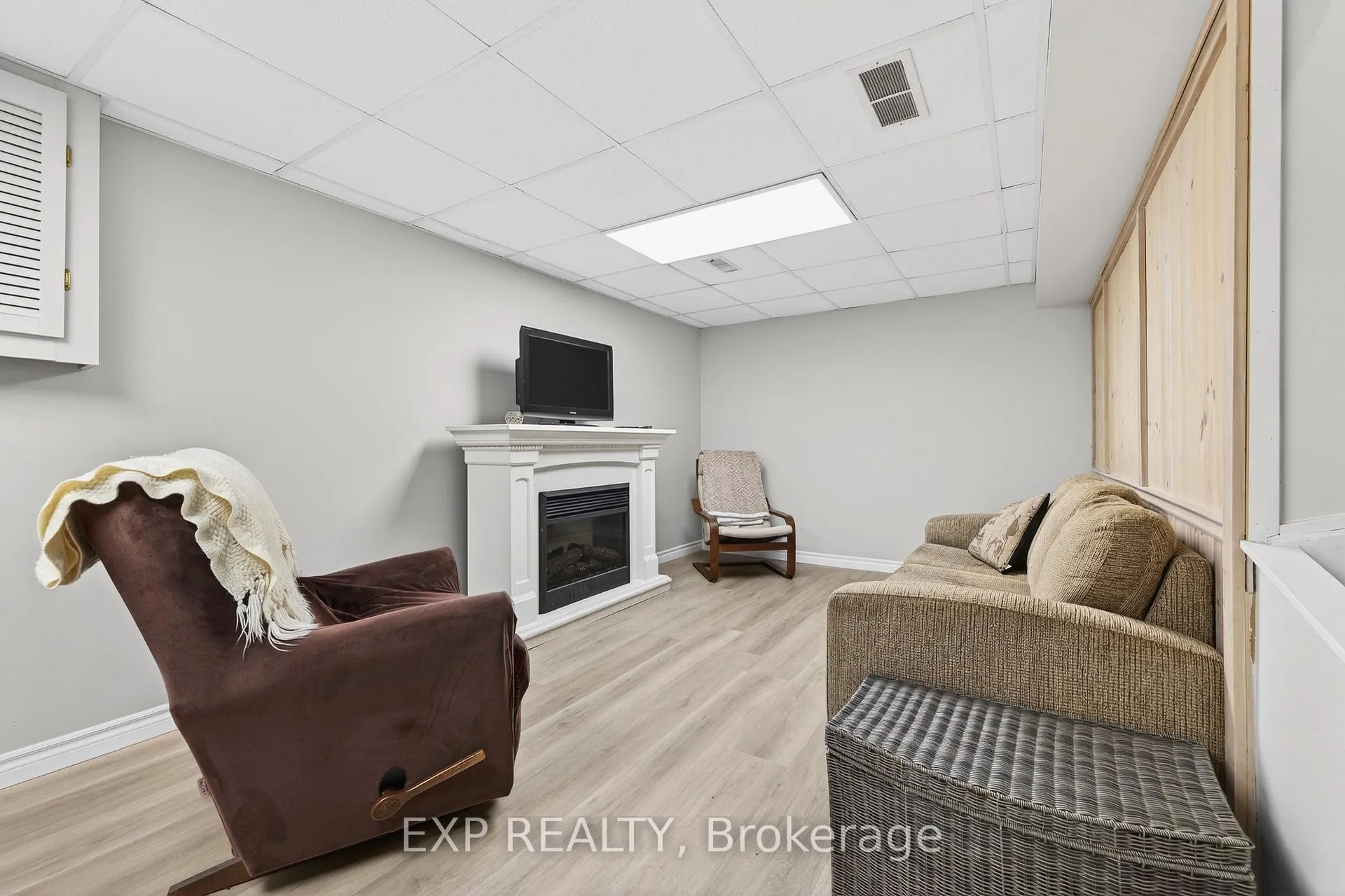 Photo 37 of 108 Old Forest Crescent, Kitchener — HOMEH