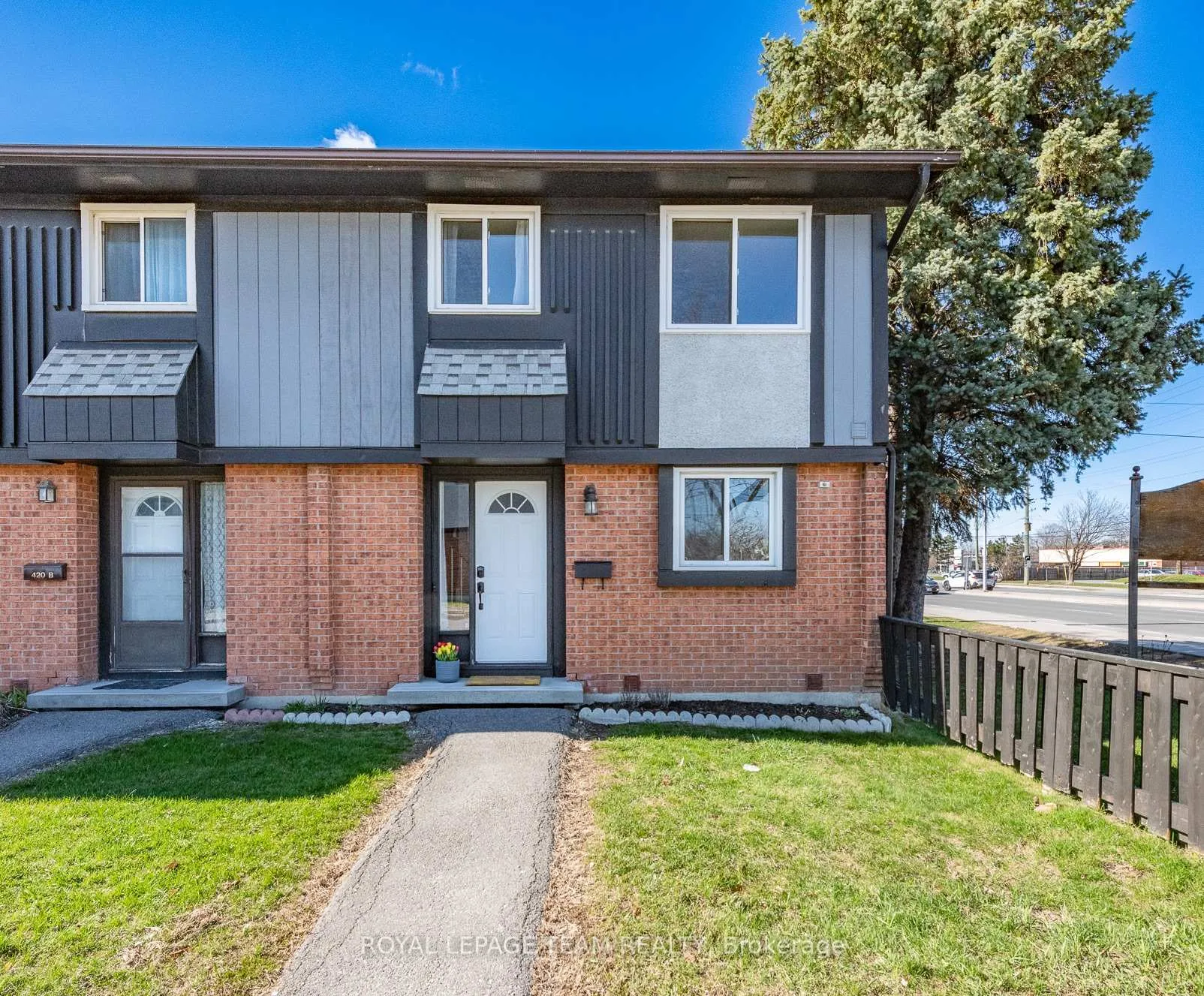 Front of Unit 52, 420 A Moodie Drive W