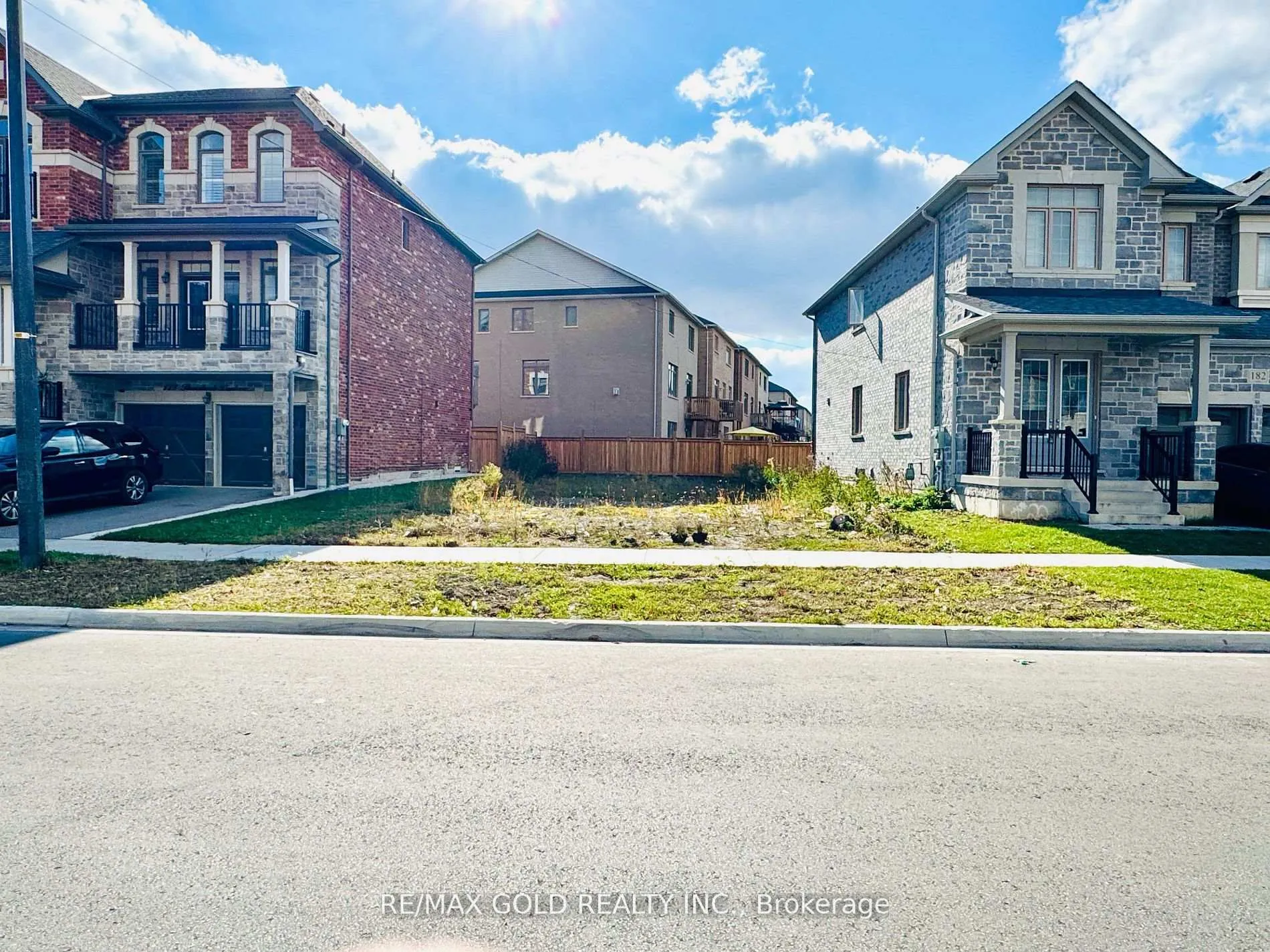 Photo 1 of 180 Thornbush Boulevard, Brampton, Northwest Brampton — HOMEH