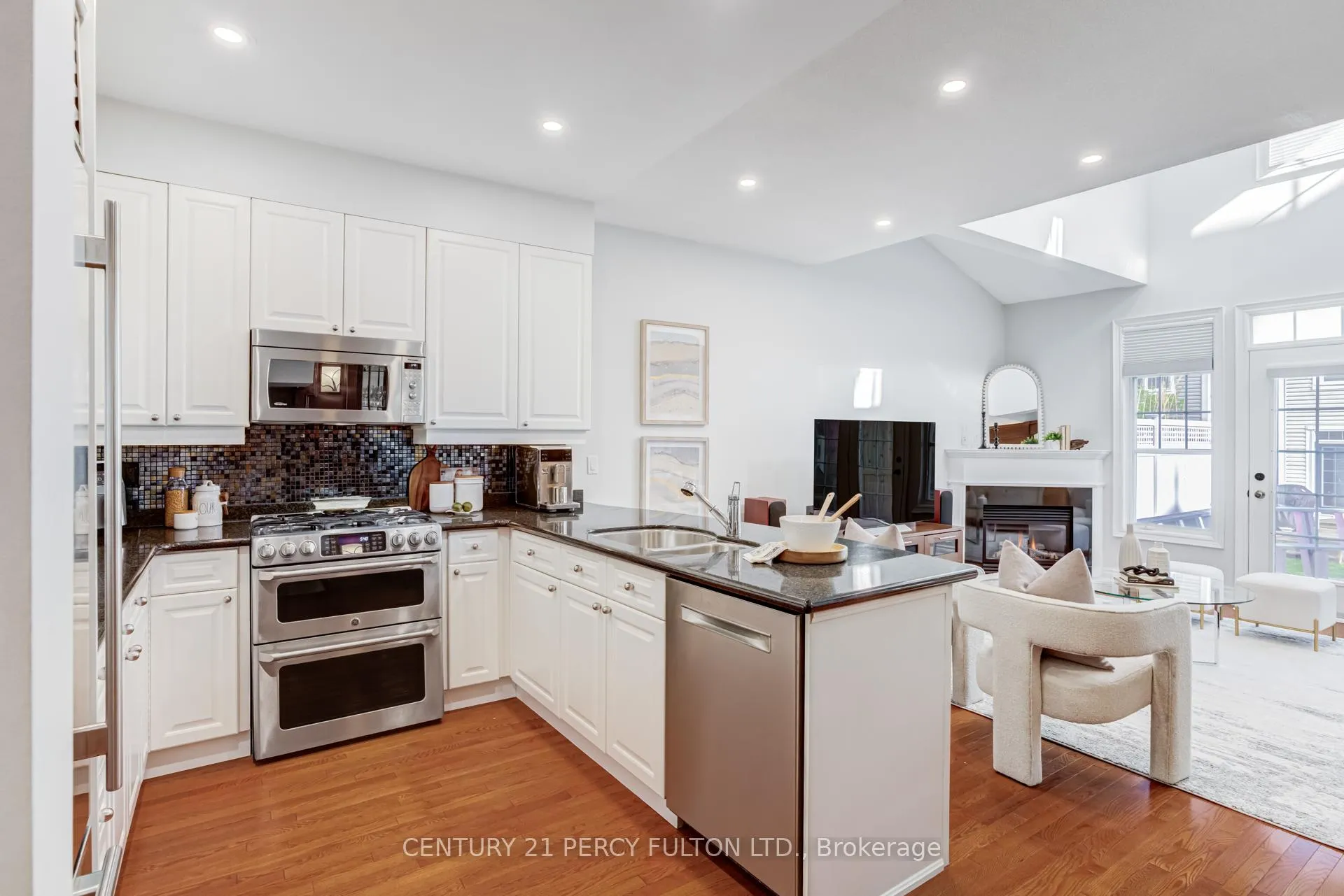 Photo 6 of Unit 3, 1295 Wharf Street, Pickering, Bay Ridges — HOMEH