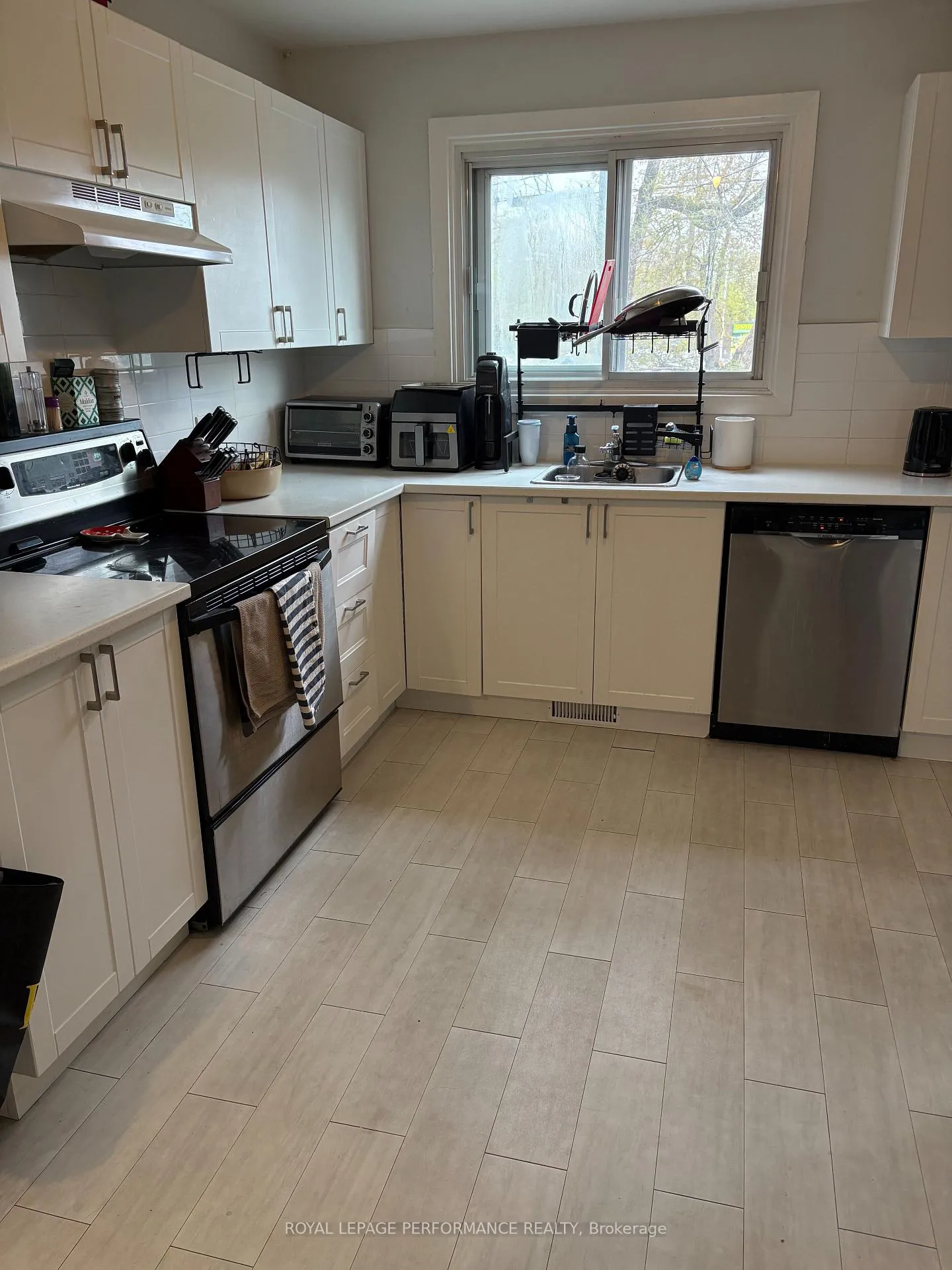 Photo 3 of 1779 Kerr Avenue, Ottawa, McKellar Heights — HOMEH