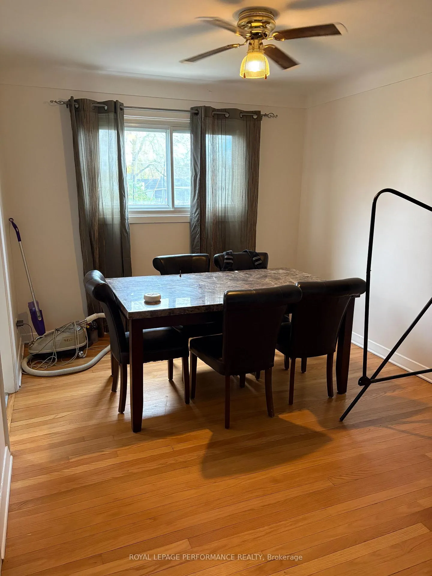 Photo 4 of 1779 Kerr Avenue, Ottawa, McKellar Heights — HOMEH