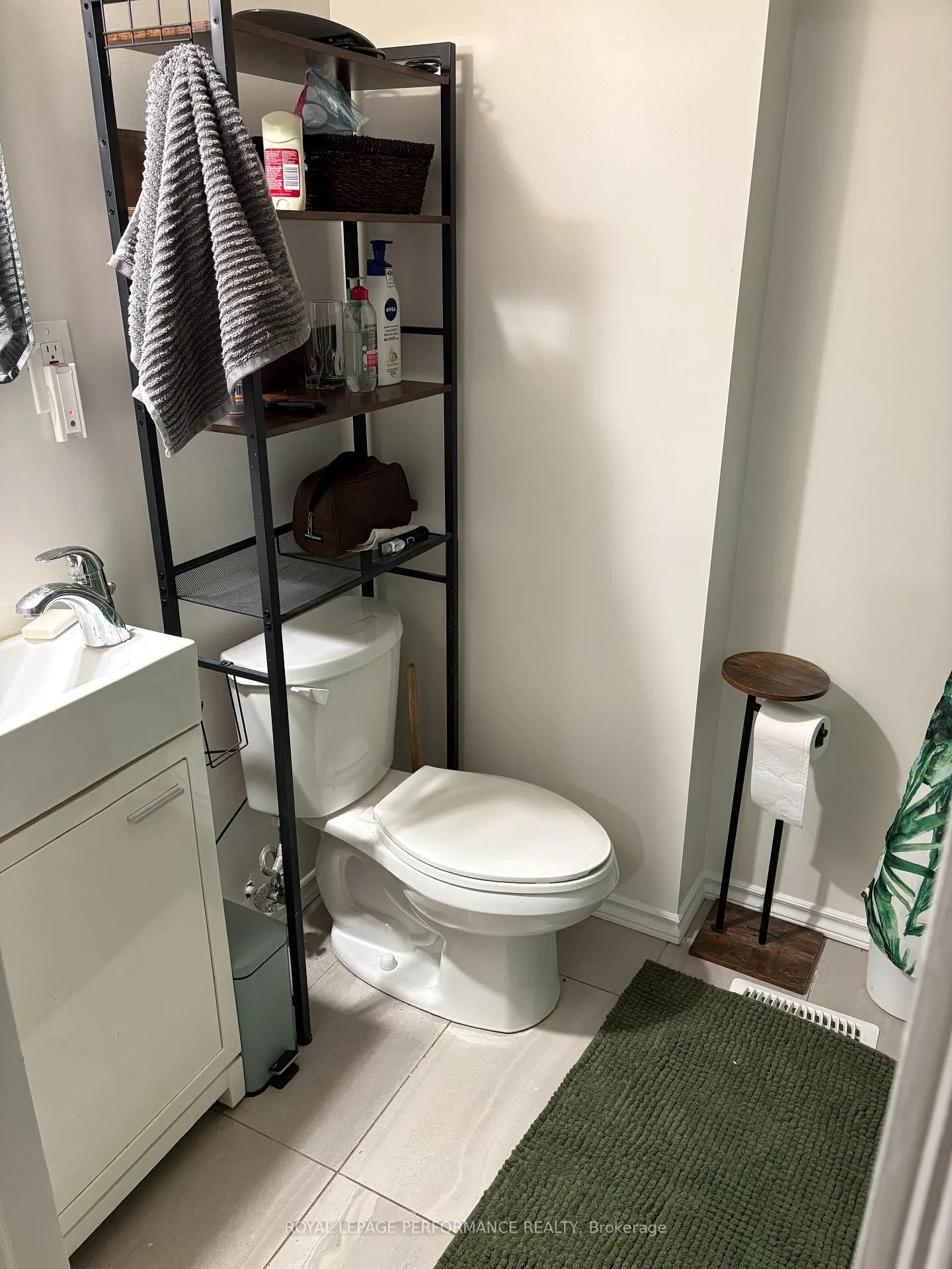 Photo 12 of 1779 Kerr Avenue, Ottawa, McKellar Heights — HOMEH