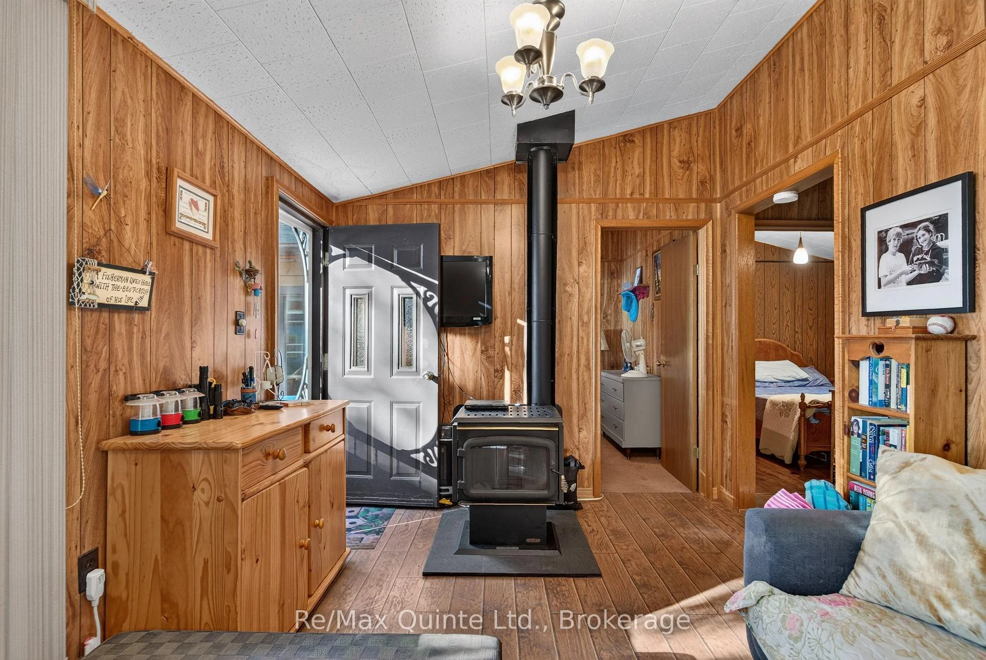 Photo 10 of 1549 Gull Lake Lane, Frontenac, Frontenac North — HOMEH