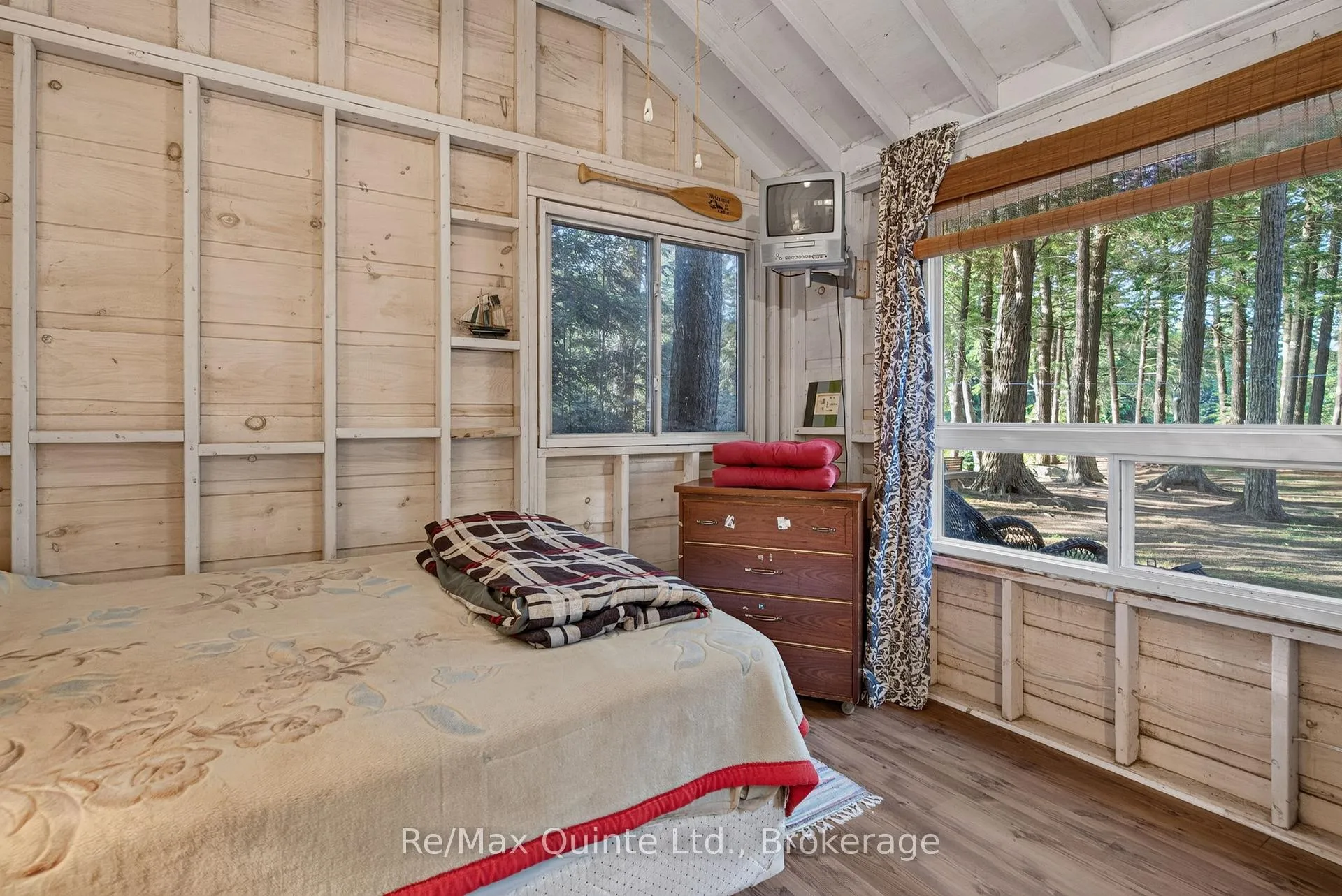 Photo 21 of 1549 Gull Lake Lane, Frontenac, Frontenac North — HOMEH