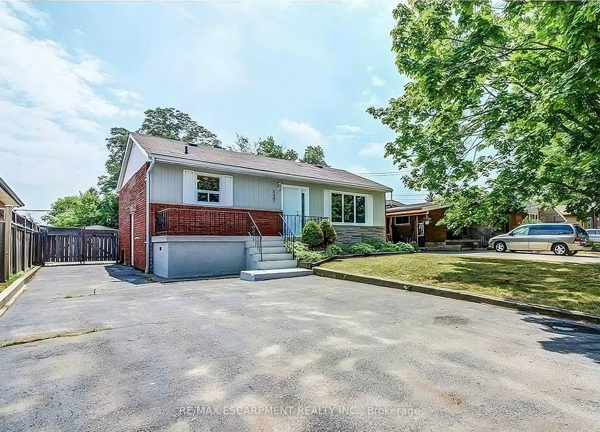 Photo 2 of Unit UPPER, 137 Manning Avenue, Hamilton, Greeningdon — HOMEH