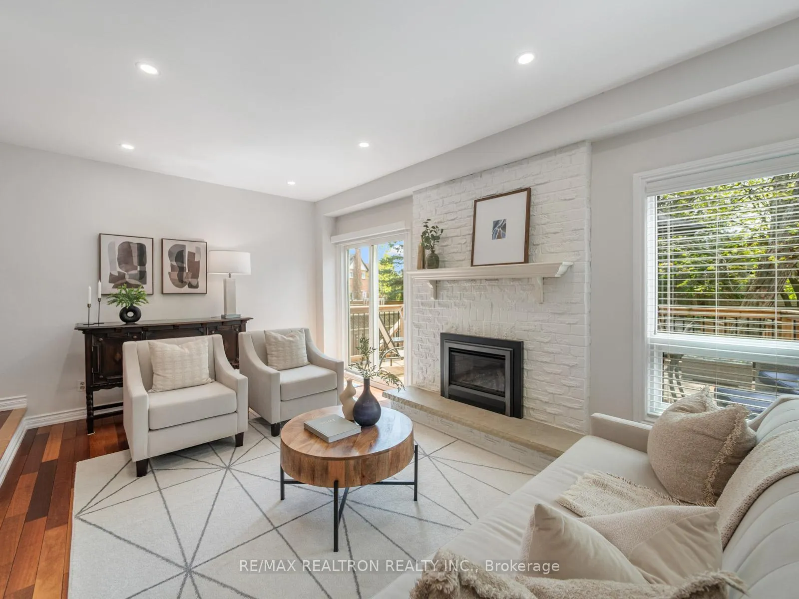 Photo 8 of 54 Moorcrest Drive, Aurora, Aurora Village — HOMEH