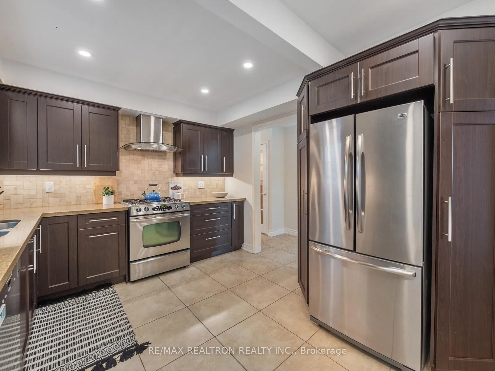 Photo 10 of 54 Moorcrest Drive, Aurora, Aurora Village — HOMEH