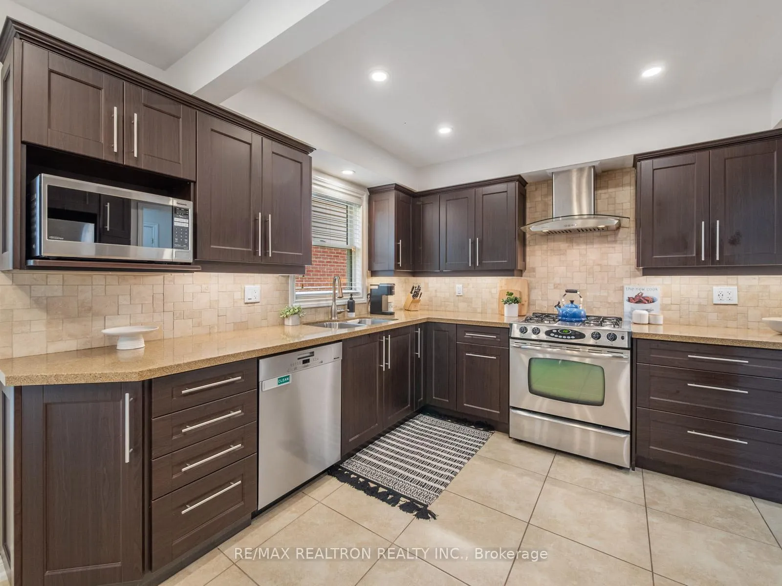 Photo 11 of 54 Moorcrest Drive, Aurora, Aurora Village — HOMEH
