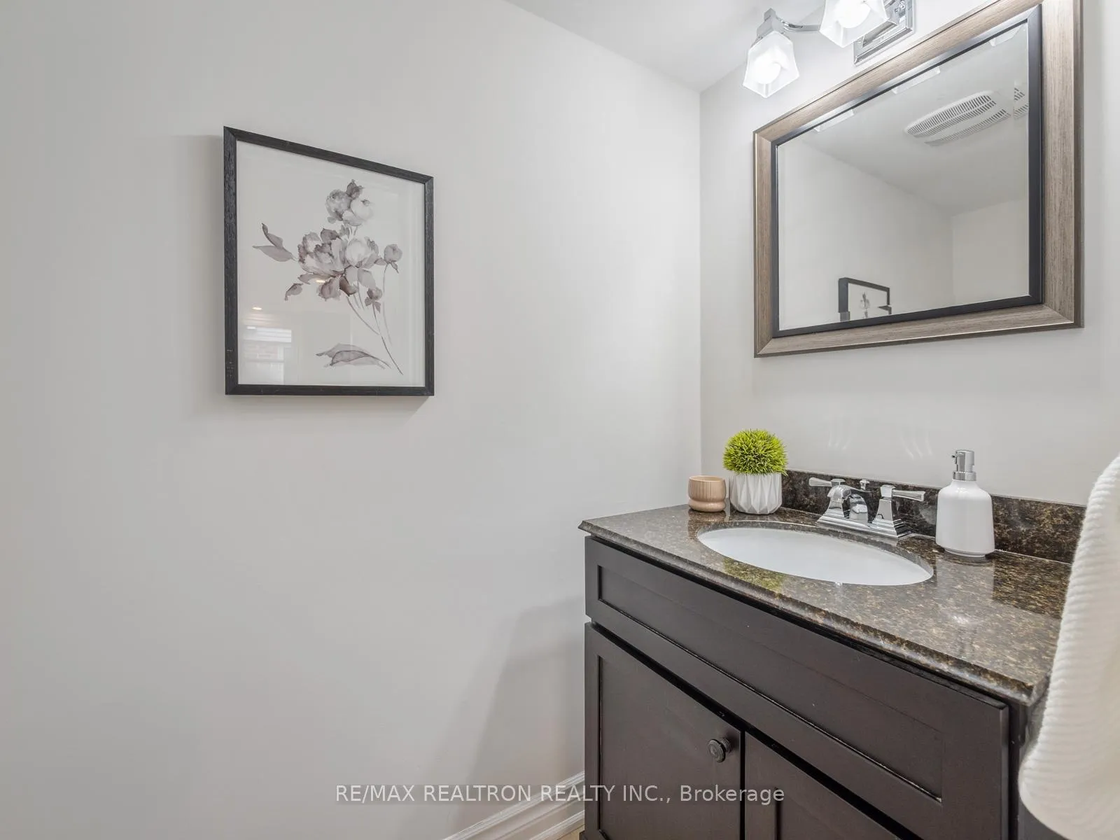 Photo 14 of 54 Moorcrest Drive, Aurora, Aurora Village — HOMEH