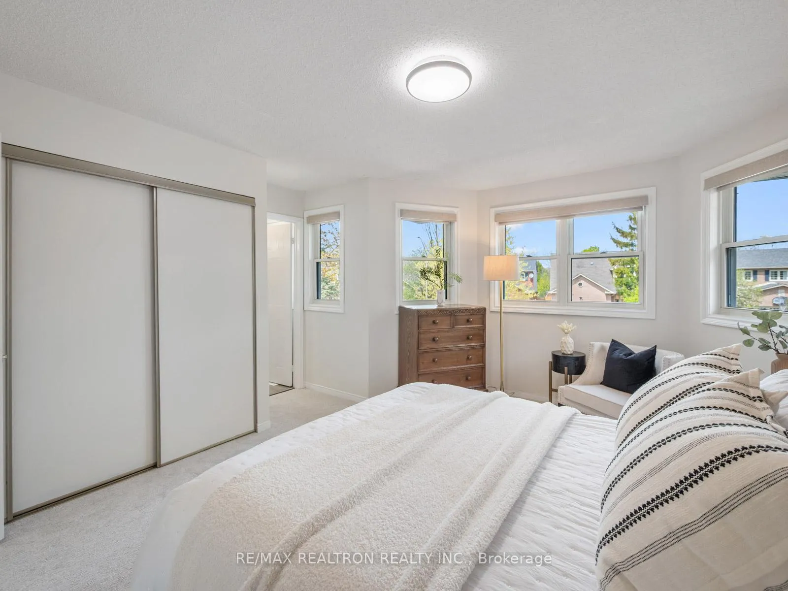 Photo 17 of 54 Moorcrest Drive, Aurora, Aurora Village — HOMEH